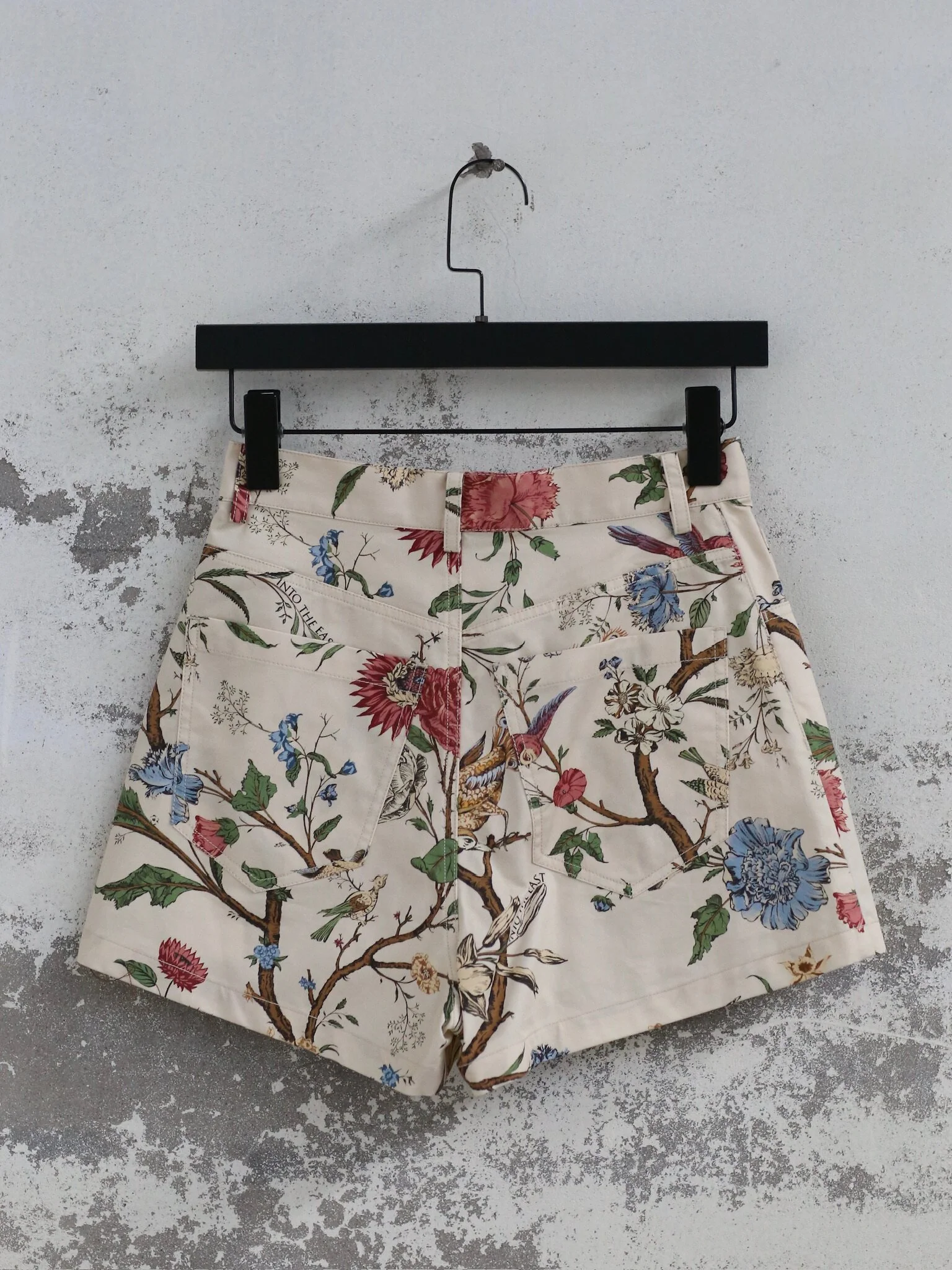 INTO THE EAST Spring/Summer 2026 Floral and Tree A-line Shorts ITE-E1JBSSPT21014NCC-HUA Floral Pattern - Image 4