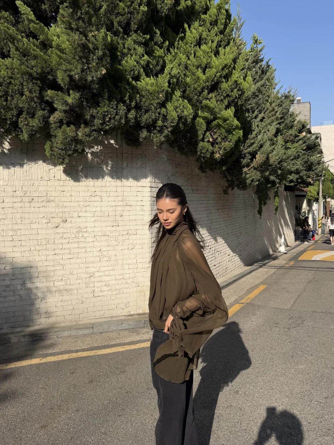 INTO THE EAST Spring/Summer 2026 High-neck batwing sleeve top/shirt ITE-E1JBSSTP20031OL-GLL Olive Green - Image 12