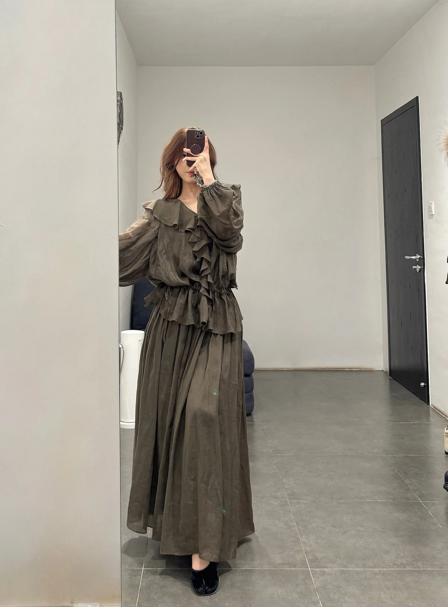 INTO THE EAST Spring/Summer 2026 Lace Collar Embroidered Top ITE-E1JBSSTP22018-GLL Olive Green - Image 18