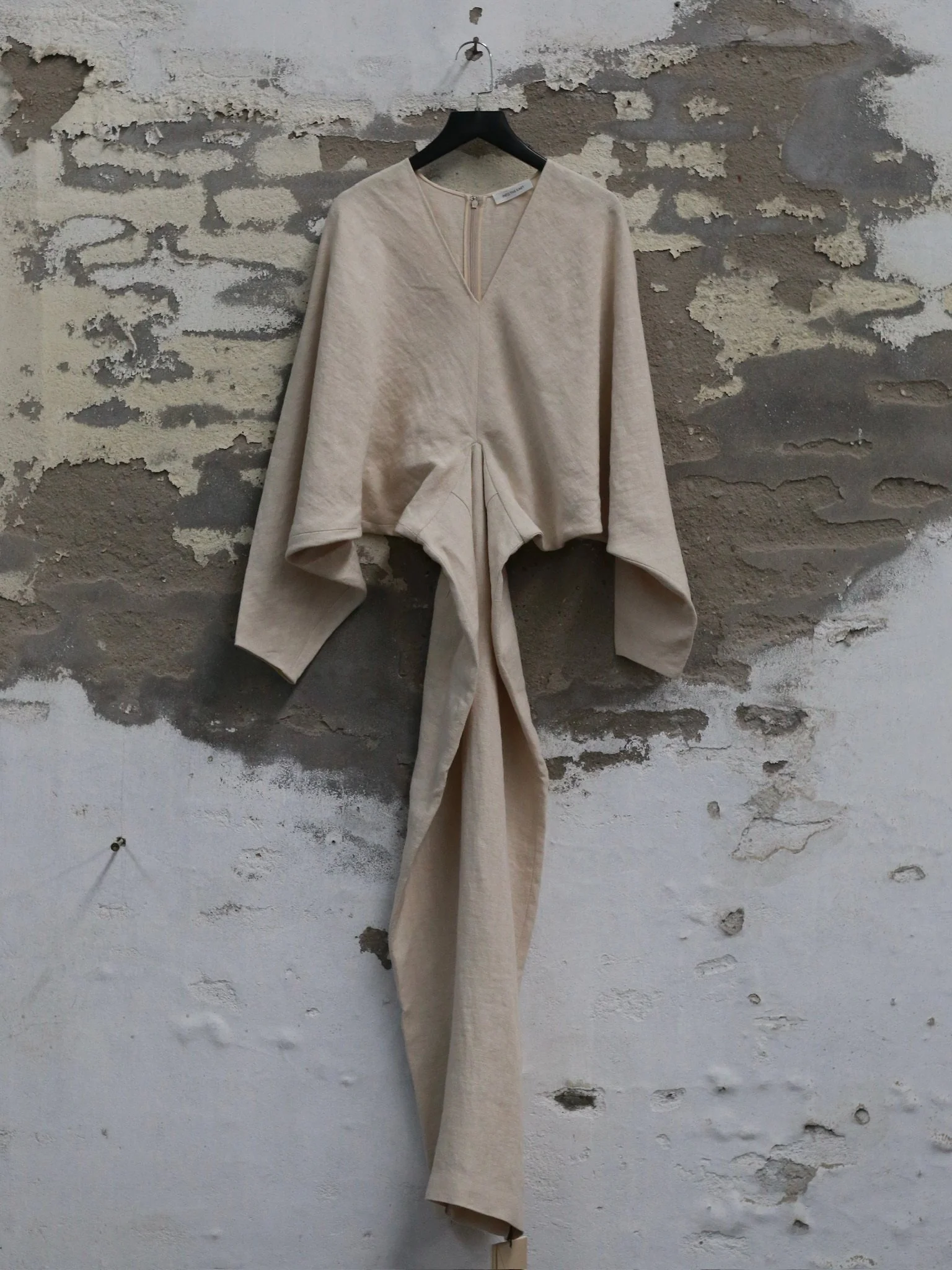 INTO THE EAST Spring/Summer 2026 Linen Waist-Definition Pleated Dress ITE-E1JBSSDS20009BGE-MB Off-White - Image 10