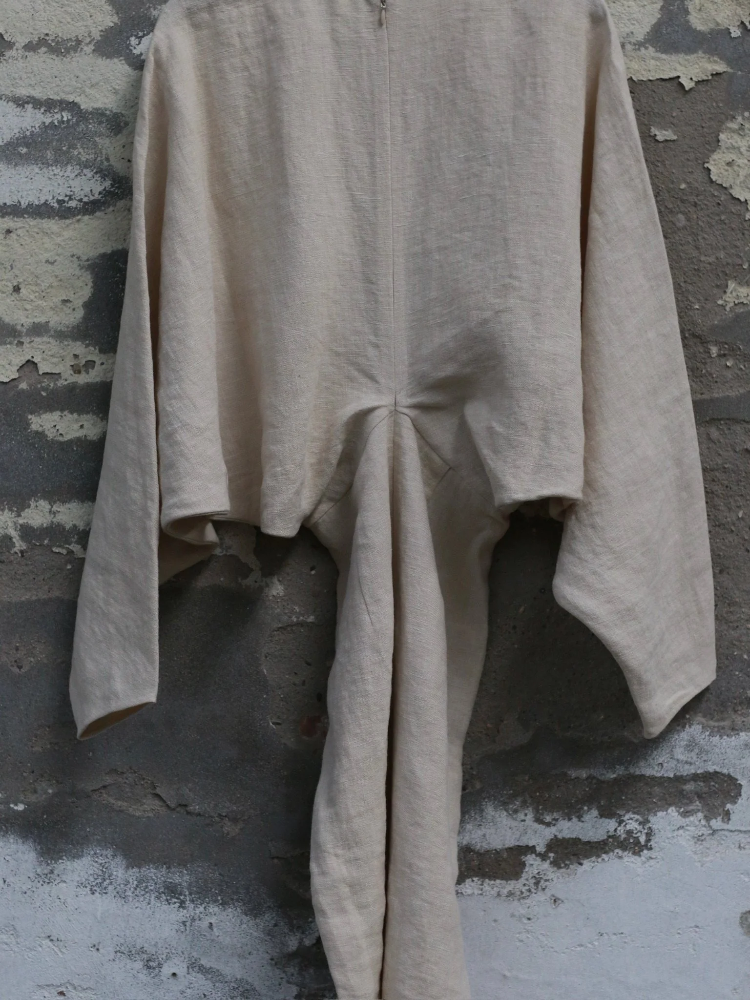 INTO THE EAST Spring/Summer 2026 Linen Waist-Definition Pleated Dress ITE-E1JBSSDS20009BGE-MB Off-White - Image 11