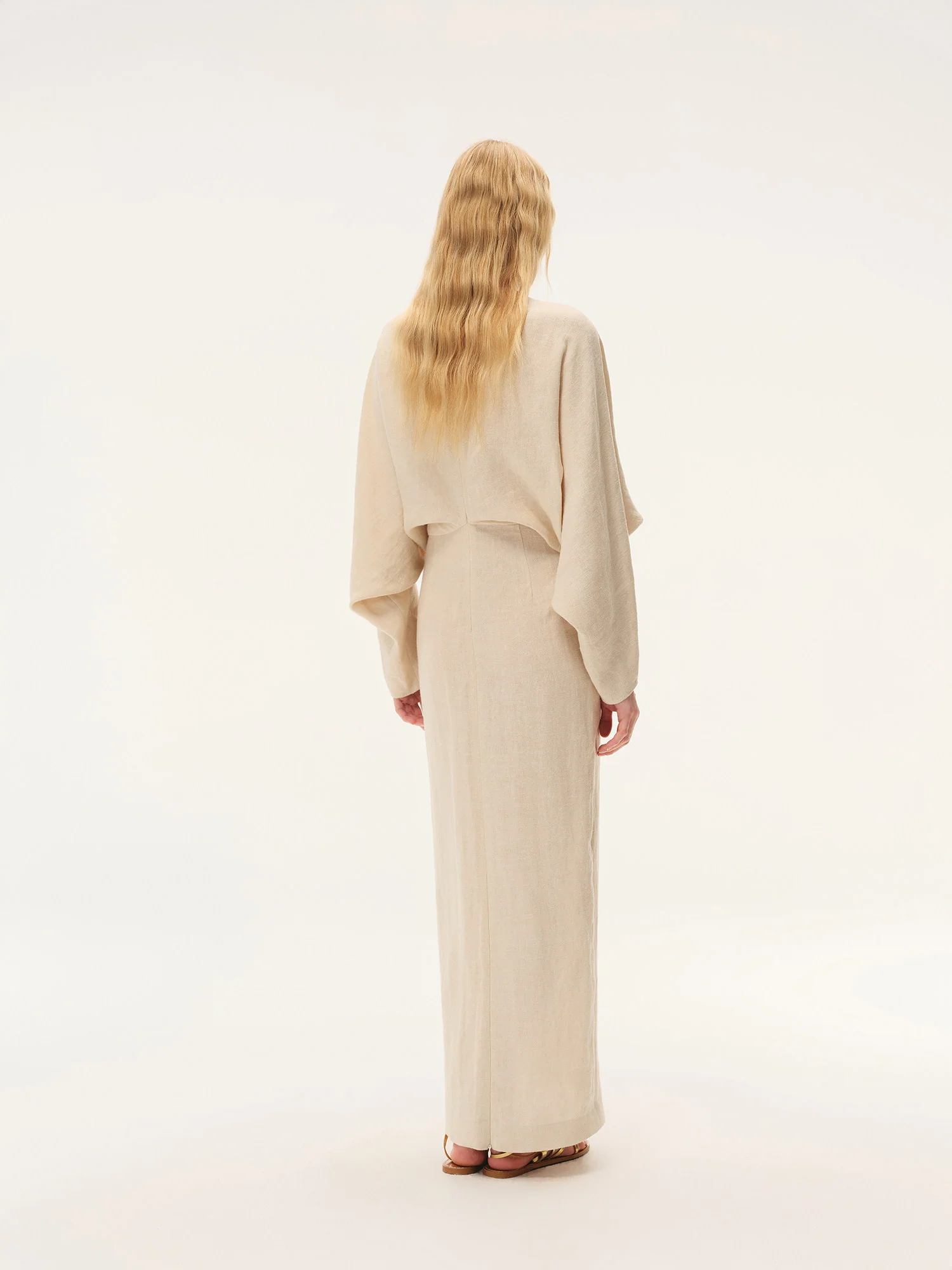 INTO THE EAST Spring/Summer 2026 Linen Waist-Definition Pleated Dress ITE-E1JBSSDS20009BGE-MB Off-White - Image 4
