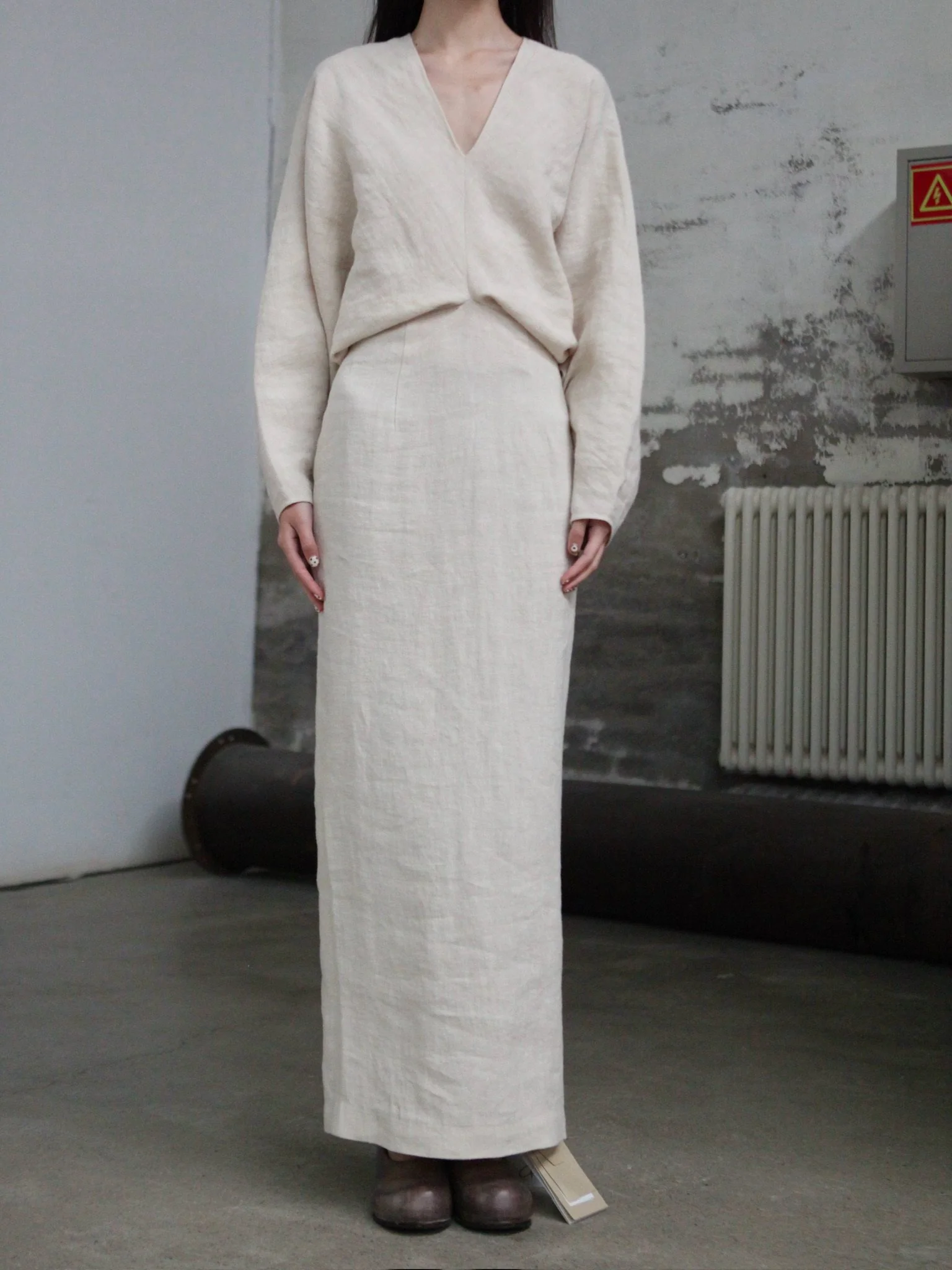 INTO THE EAST Spring/Summer 2026 Linen Waist-Definition Pleated Dress ITE-E1JBSSDS20009BGE-MB Off-White - Image 7