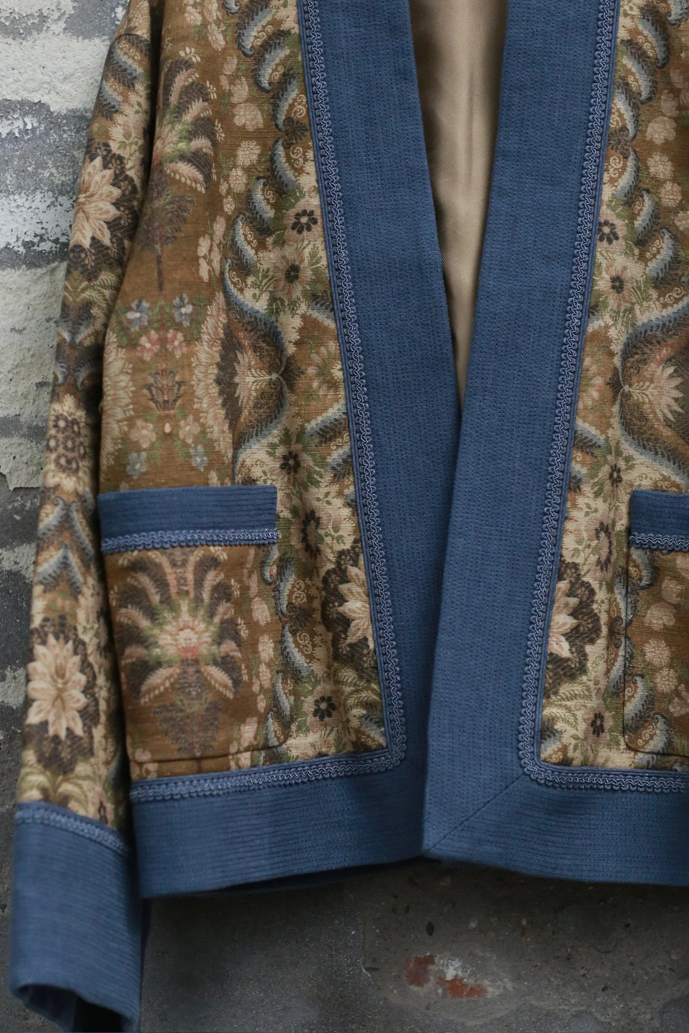 INTO THE EAST Spring/Summer 2026 Palm Leaf Blue Trim Jacket ITE-E1JBSSJK21002NCC-HUA Floral Pattern - Image 2