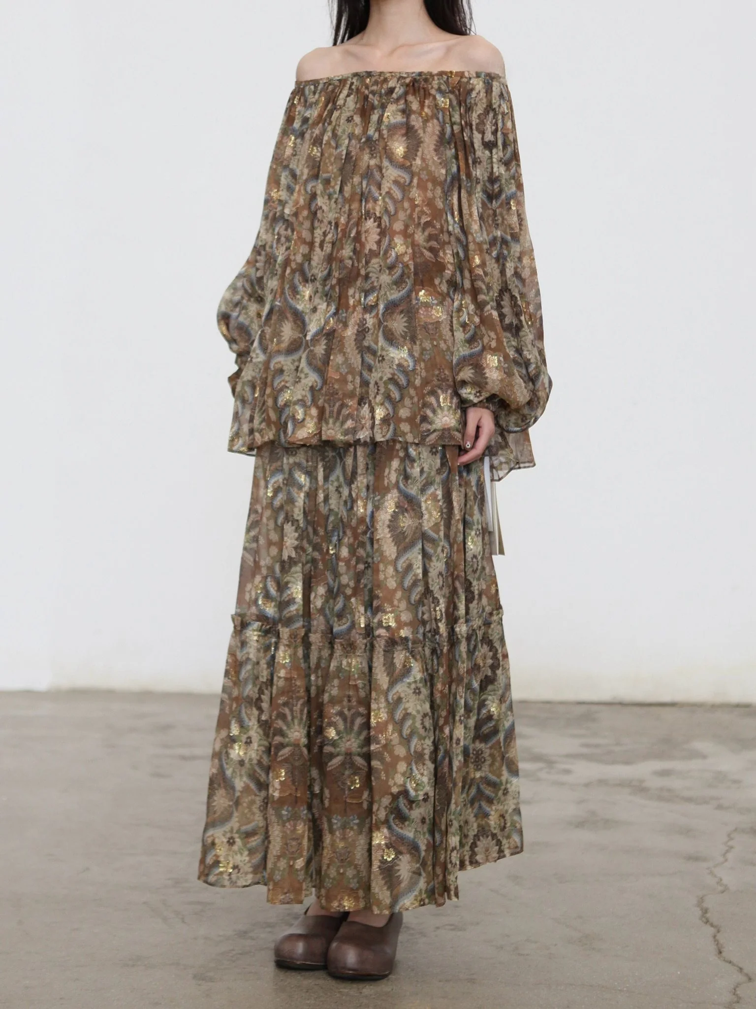 INTO THE EAST Spring/Summer 2026 Palm Scroll Off-Shoulder Top ITE-E1JBSSTP21013-HUA Floral Pattern - Image 10