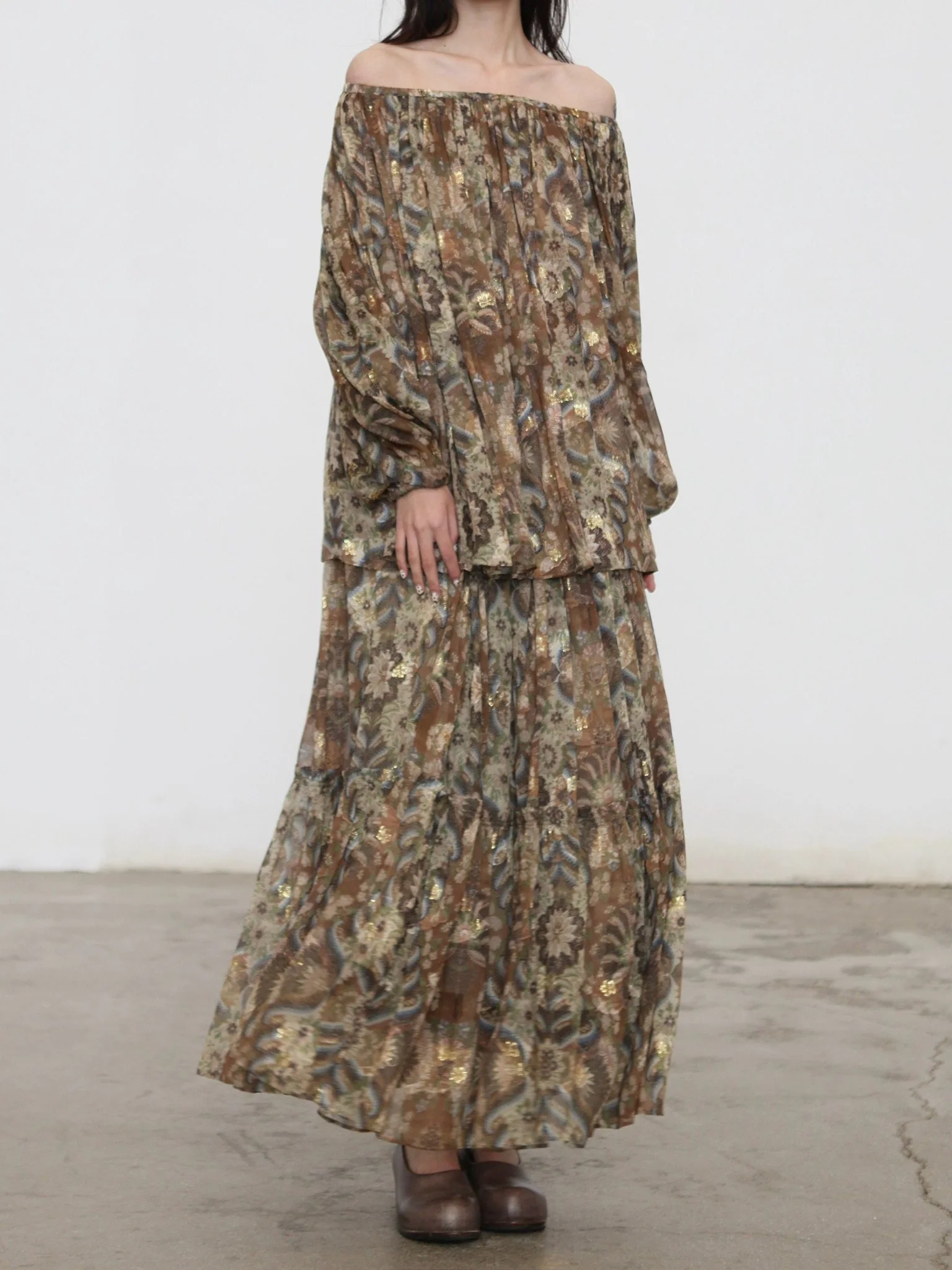 INTO THE EAST Spring/Summer 2026 Palm Scroll Off-Shoulder Top ITE-E1JBSSTP21013-HUA Floral Pattern - Image 11