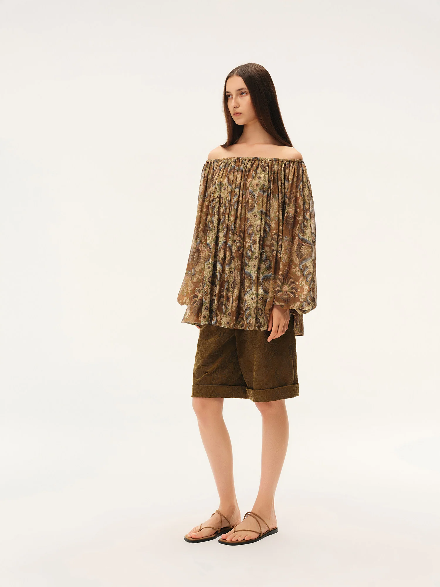 INTO THE EAST Spring/Summer 2026 Palm Scroll Off-Shoulder Top ITE-E1JBSSTP21013-HUA Floral Pattern - Image 3