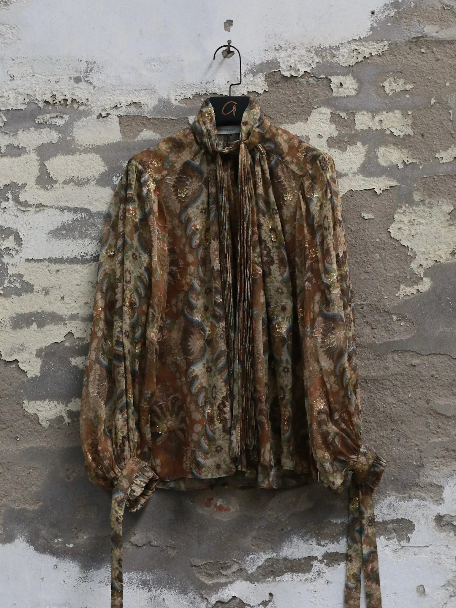 INTO THE EAST Spring/Summer 2026: Palm Scroll Pleated Ribbon Top / Patchwork Lace Skirt ITE-E1JBSSTP21012-HUA Top - Image 6