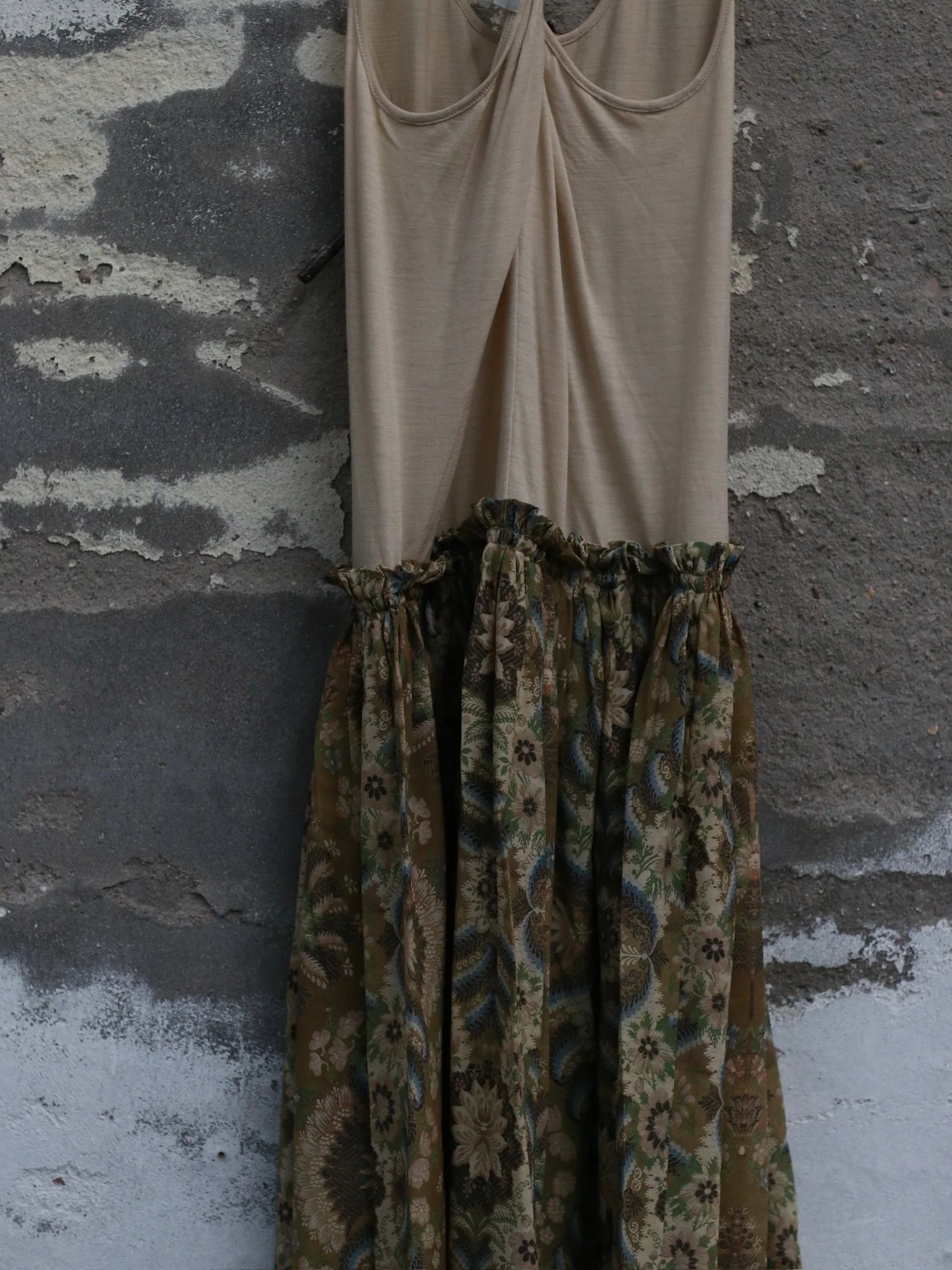 INTO THE EAST Spring/Summer 2026 Palm Scroll Ribbon Vest Dress ITE-E1JBSSDS21010NCC-HUA Floral Pattern - Image 7