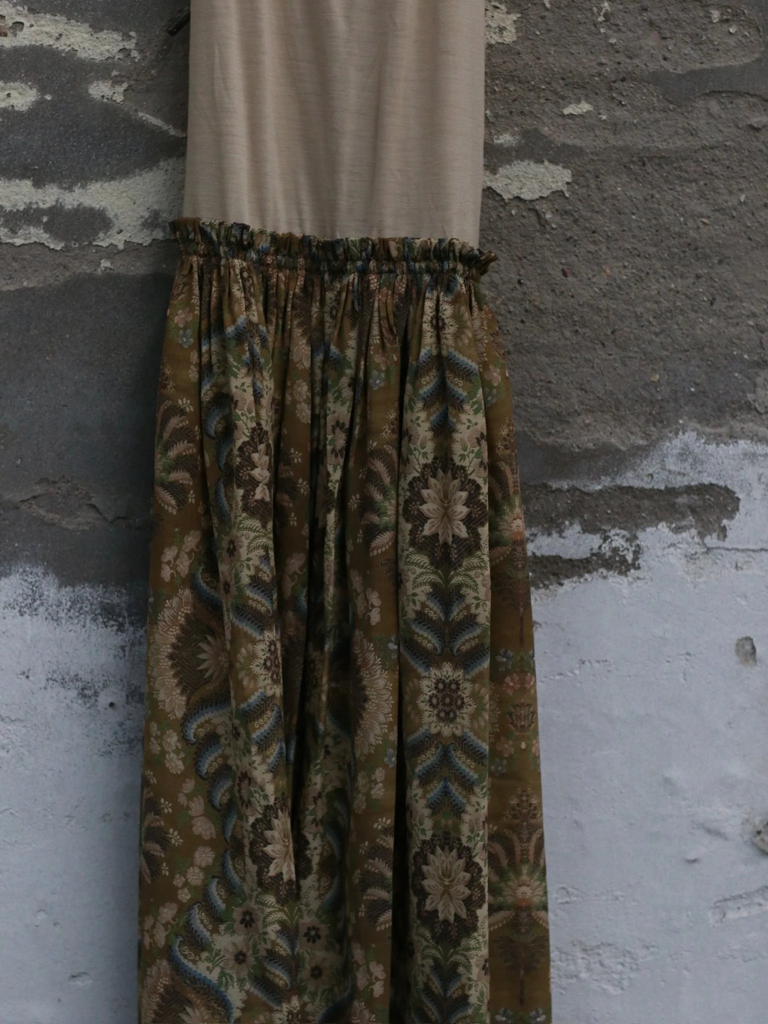 INTO THE EAST Spring/Summer 2026 Palm Scroll Ribbon Vest Dress ITE-E1JBSSDS21010NCC-HUA Floral Pattern - Image 8