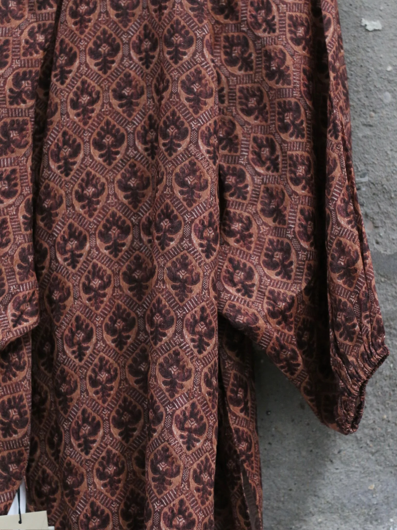 INTO THE EAST Spring/Summer 2026 Shield Flower V-neck Top ITE-E1JBSSTP21022-SHL Pomegranate Red - Image 8