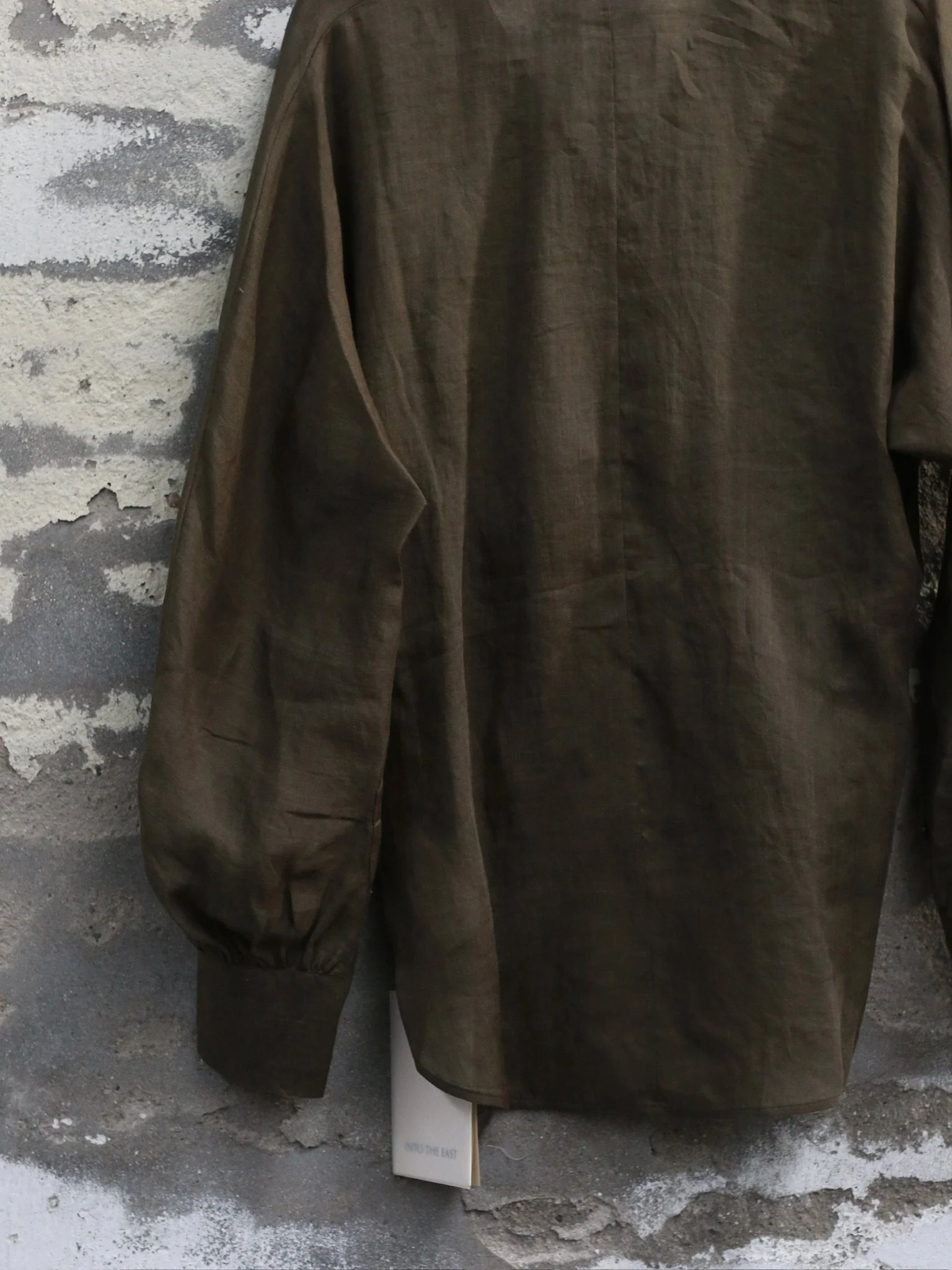 INTO THE EAST Spring/Summer 2026 V-neck knotted top ITE-E1JBSSTP20019OL-GLL Olive Green - Image 4