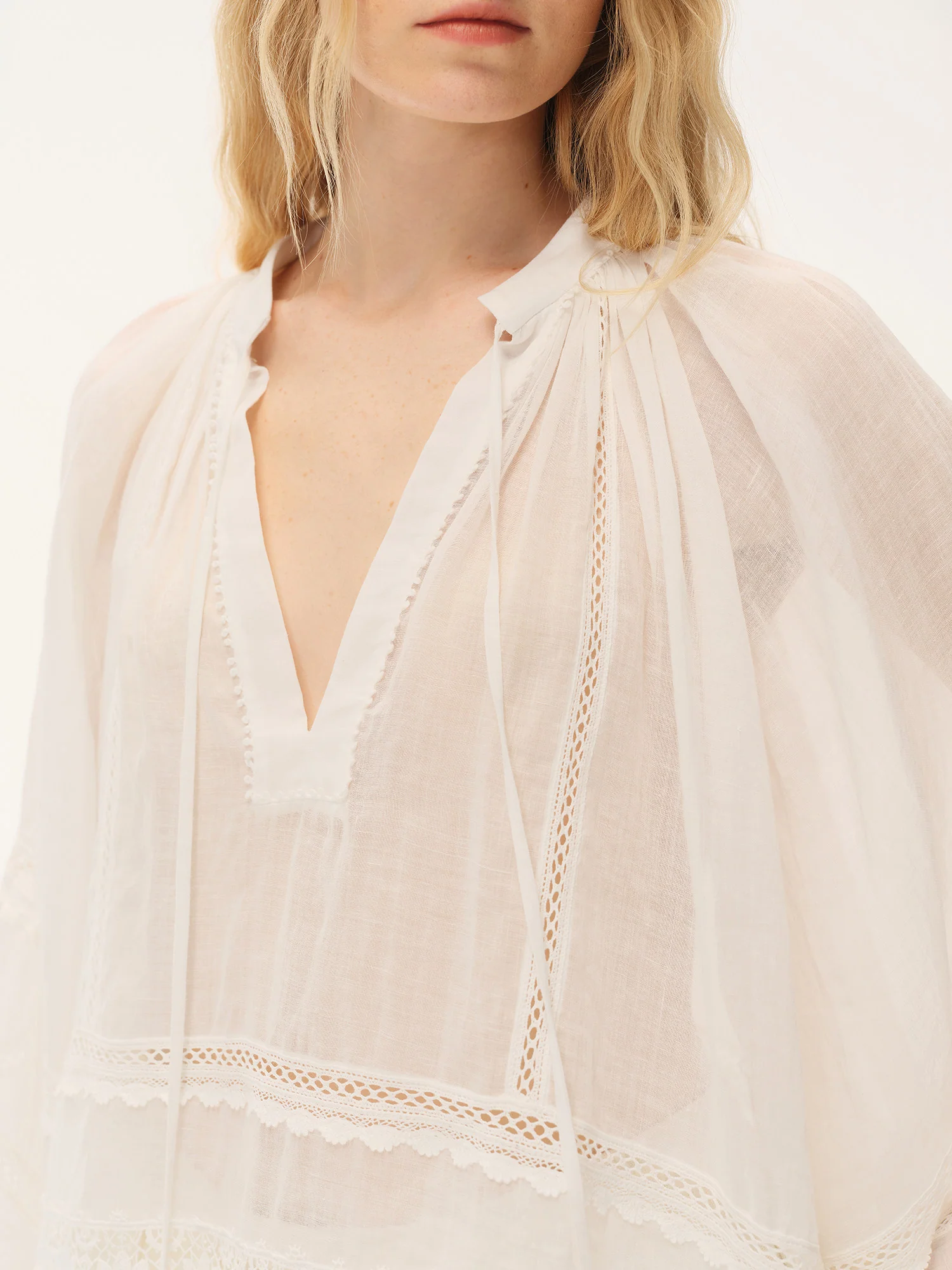 INTO THE EAST Spring/Summer 2026 White Lace-up Top ITE-E1JBSSTP20027WT-BAI White - Image 3