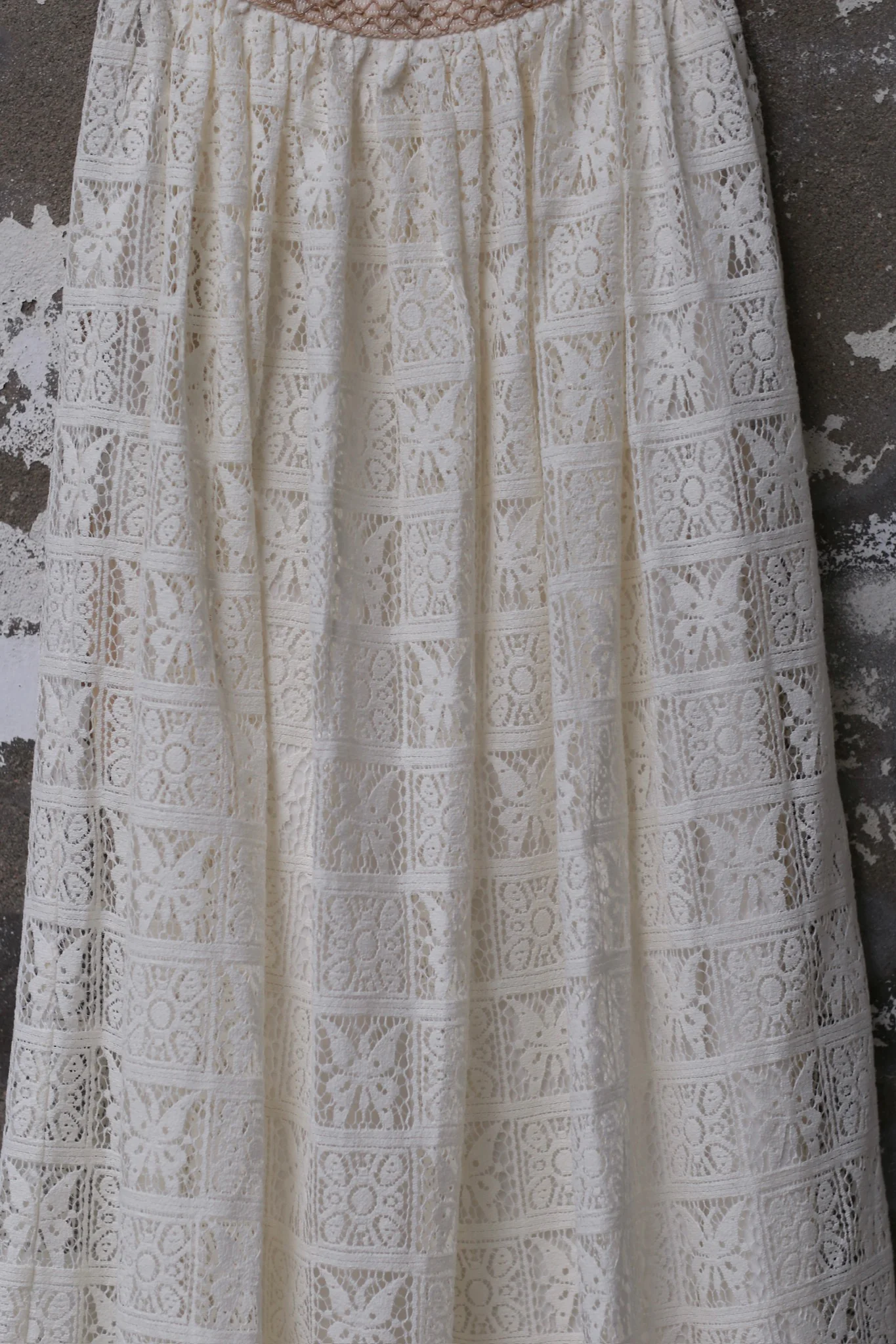 INTO THE EAST Waist color matching water-soluble flower skirt ITE-E1DGSS017WT20SK-BAI White - Image 2