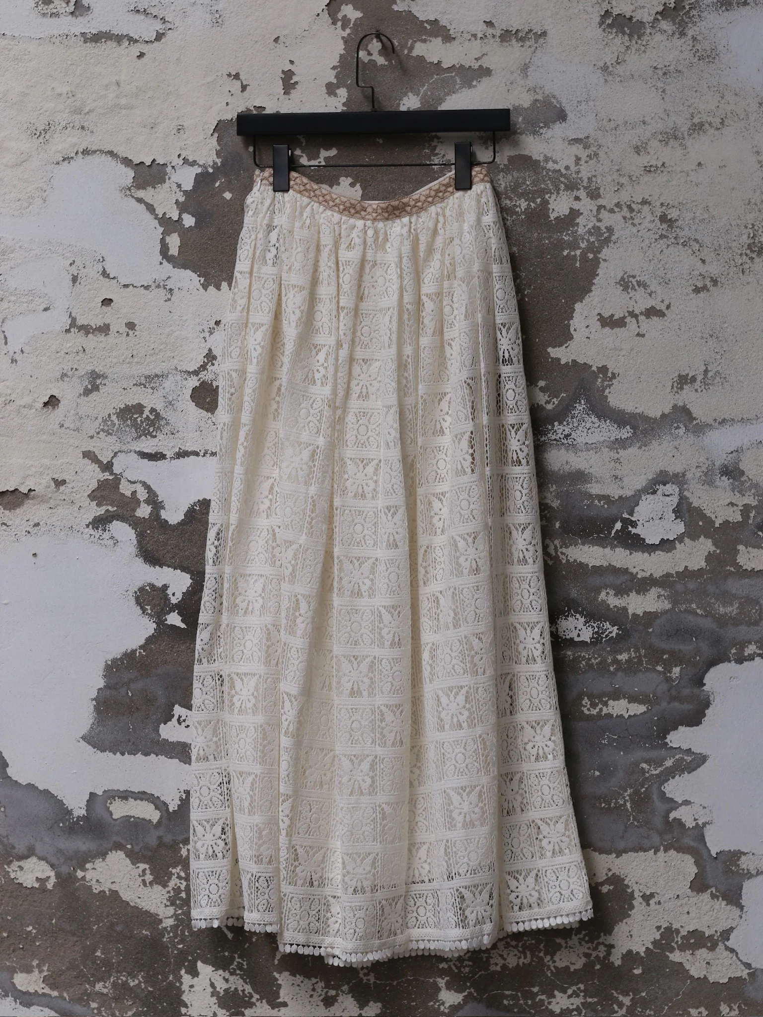 INTO THE EAST Waist color matching water-soluble flower skirt ITE-E1DGSS017WT20SK-BAI White - Image 4