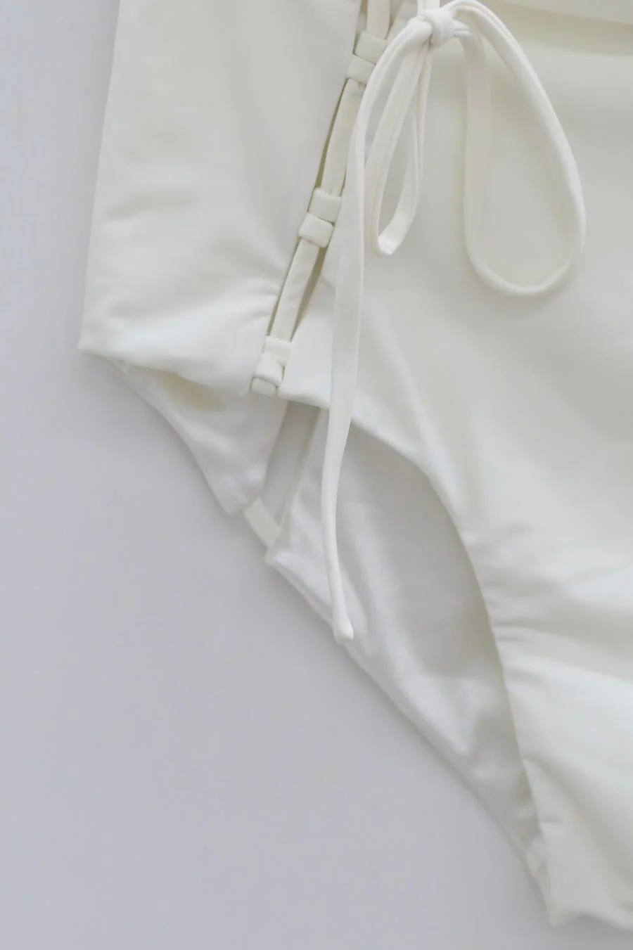 ISA BOULDER Open Tie Bottom RS23SB13 Pearl - Image 2