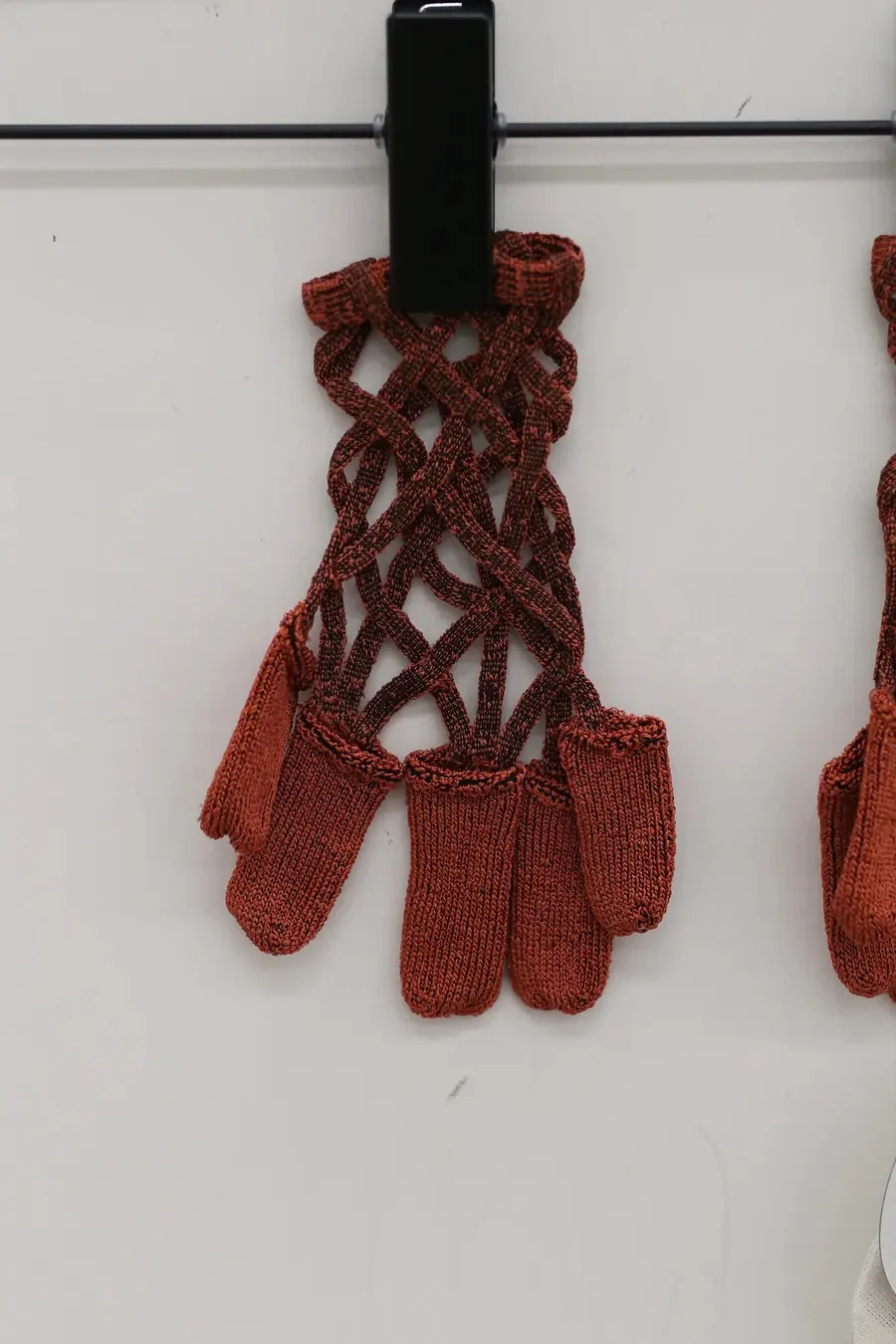 ISA BOULDER Pointed Gloves 22GL02A Rust Red - Image 2