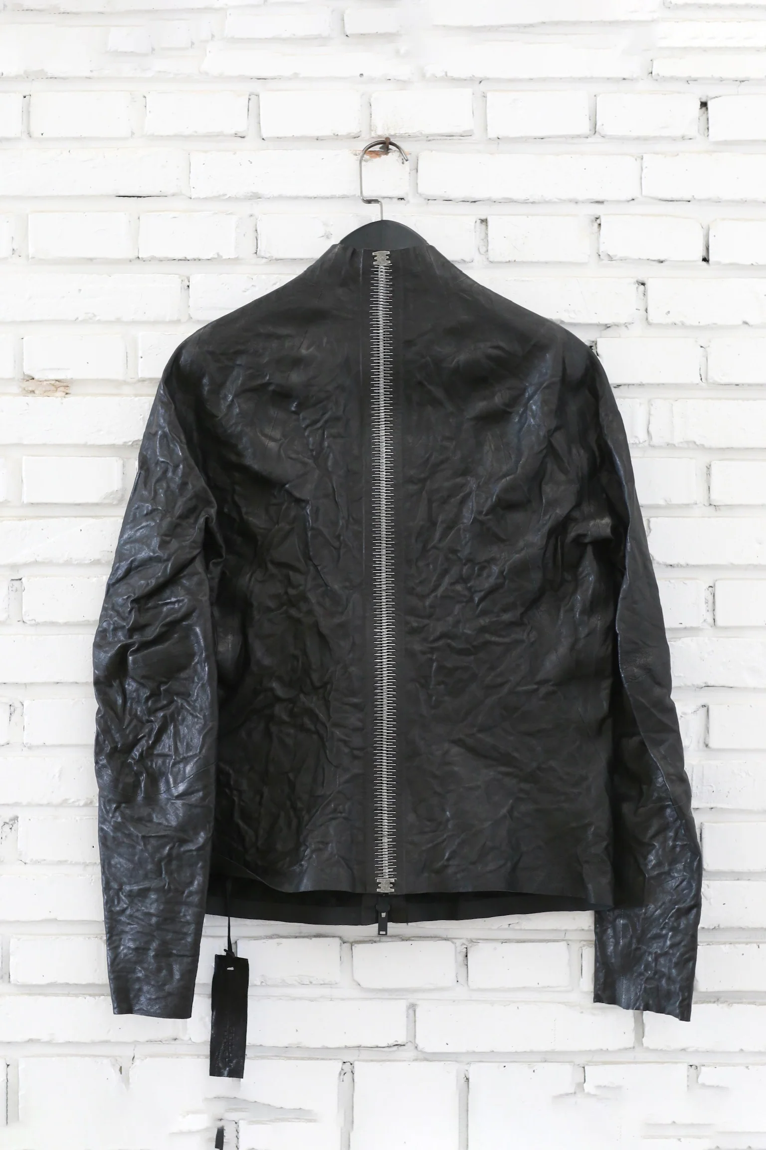 ISAAC Sellam Fall/Winter 2025 Lambskin Jacket with Back Ribbon Stand Collar, France. IS-SEAMLESS-CRASSE POUILLE H26-NOIR - Image 2