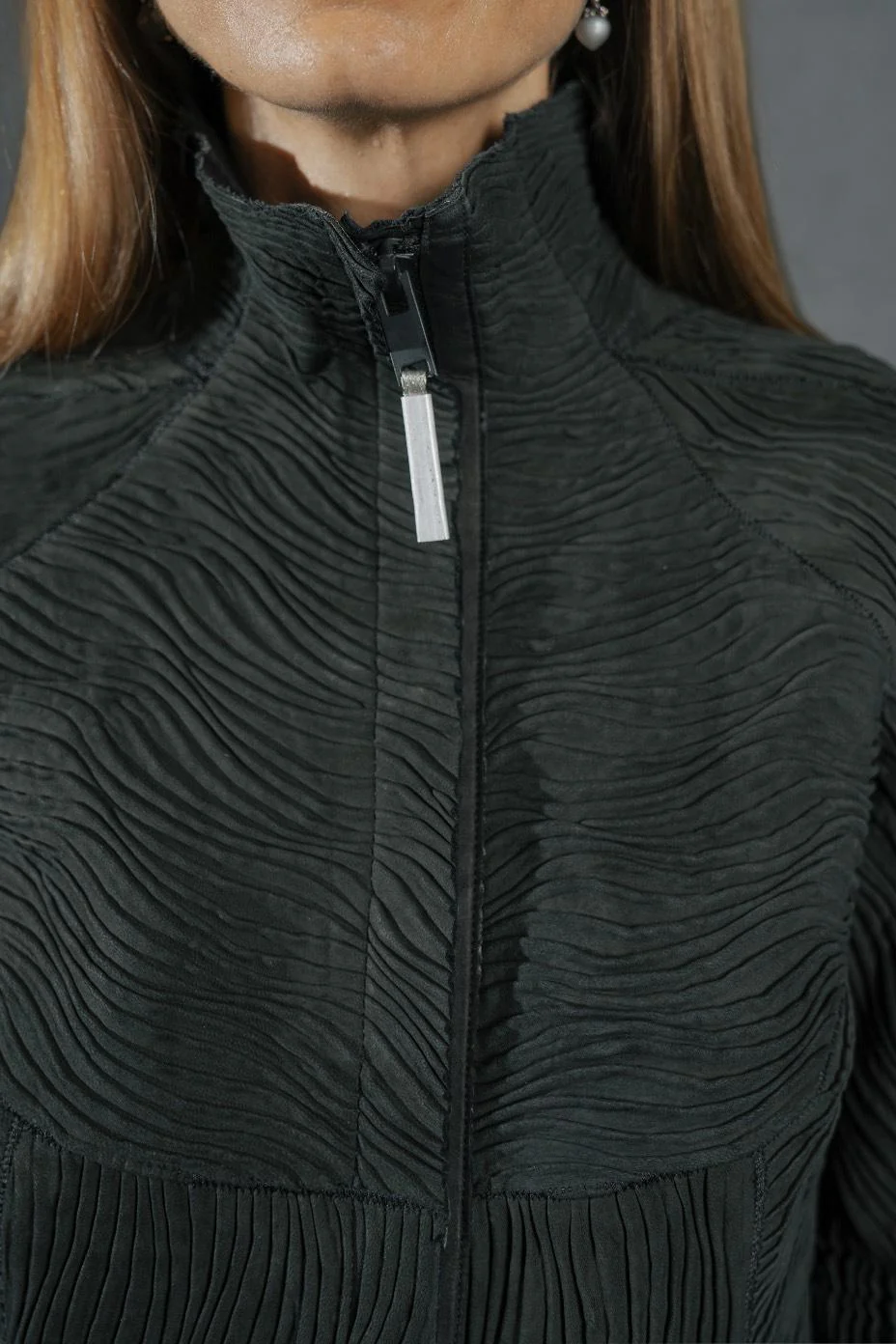 ISAAC Sellam Fall/Winter 2025 Sculptural Zipper Jacket, Lambskin, France. IS-ECORCHÉE-MAREE BASSE H26-NOIR - Image 5