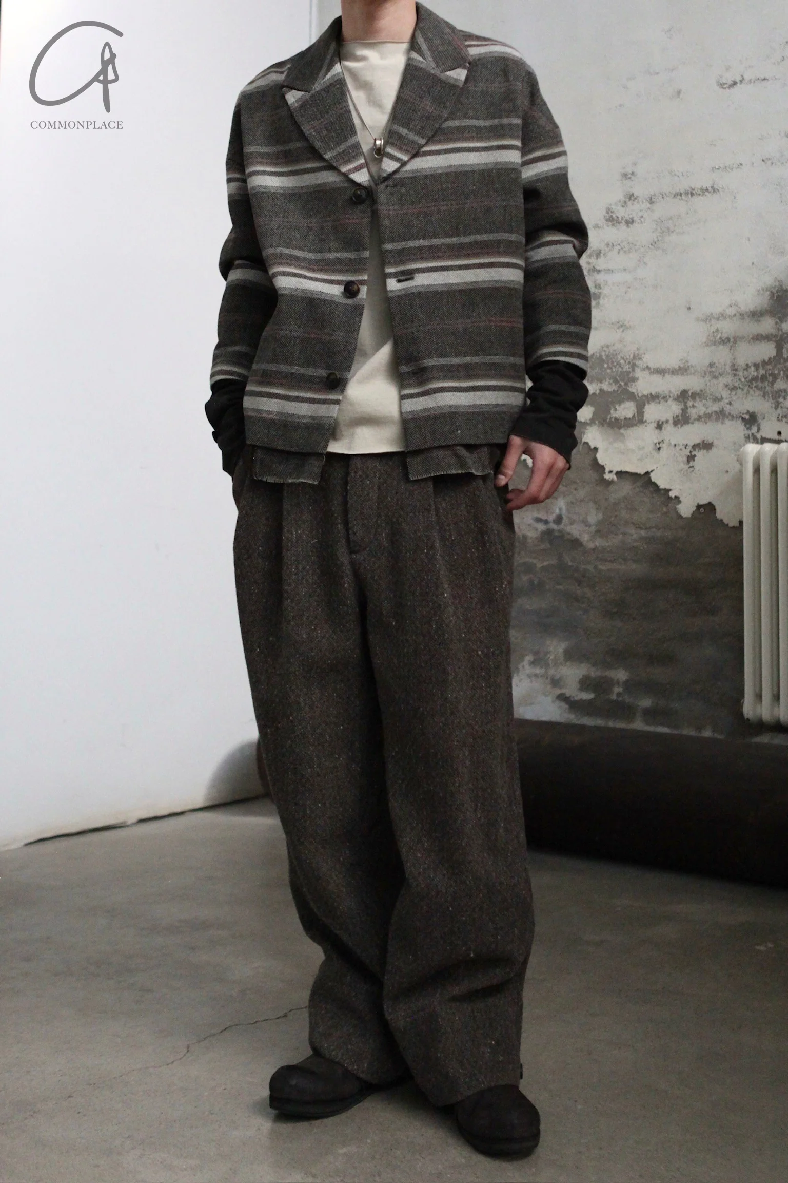 ISÓ Devoa x The Viridi-Anne collaboration loose pants ISO-ITUB-CRWK-ZH brown and gray - Image 7