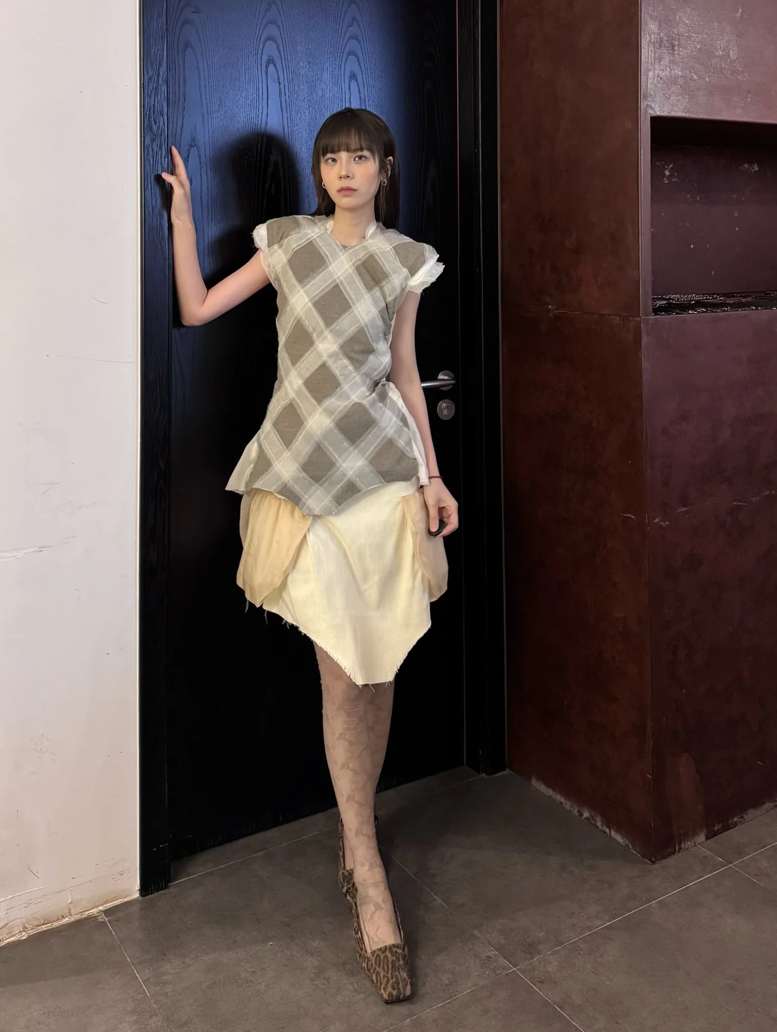 Joyce Bao pantyhose JB-JB01-09002-QH light brown - Image 4