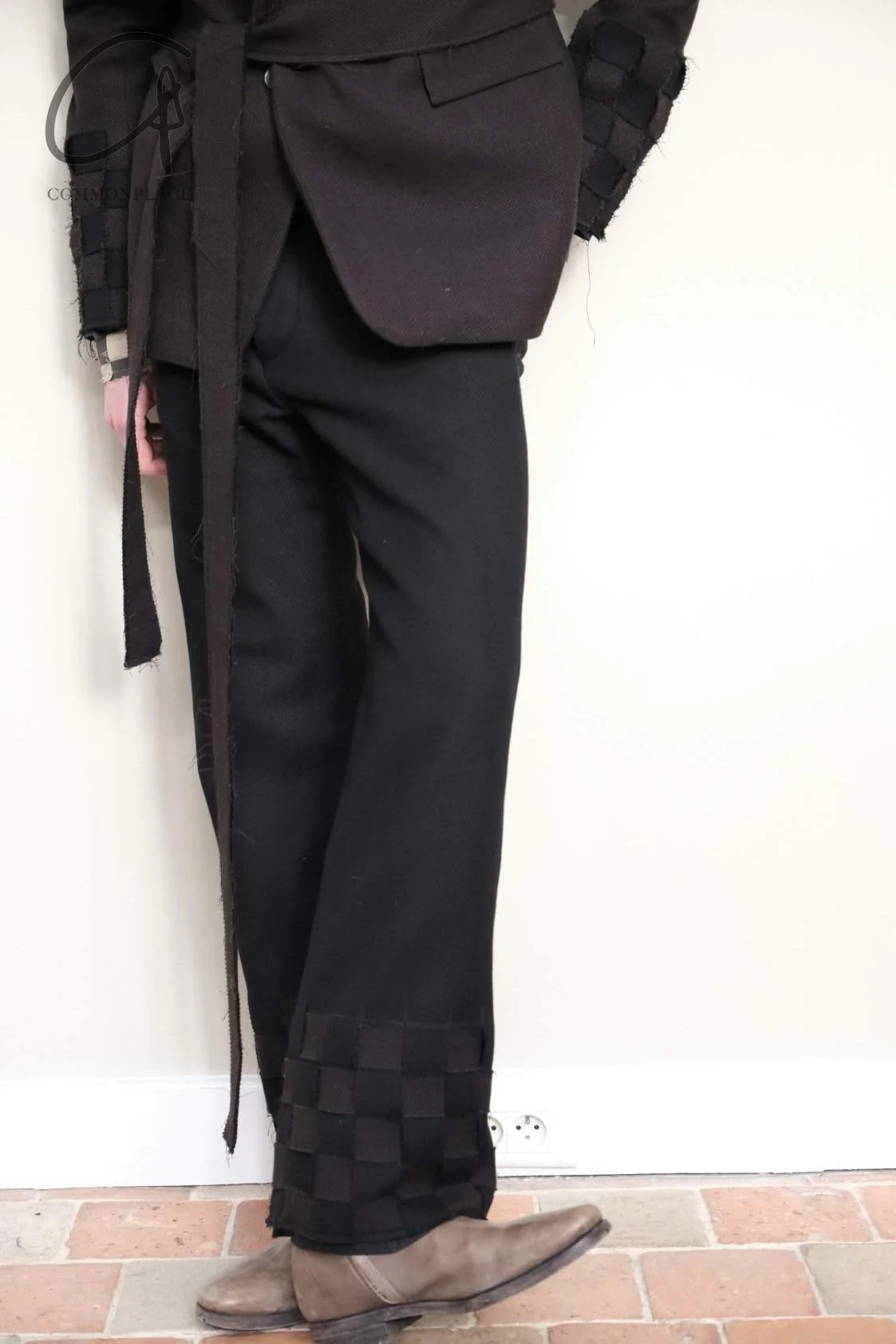 K`ANG 24 Autumn and Winter Men's Straight Wide-cut Hand-woven Hem Trousers KANG-M/P-004-INT-HSZ Black/Dark Brown - Image 8