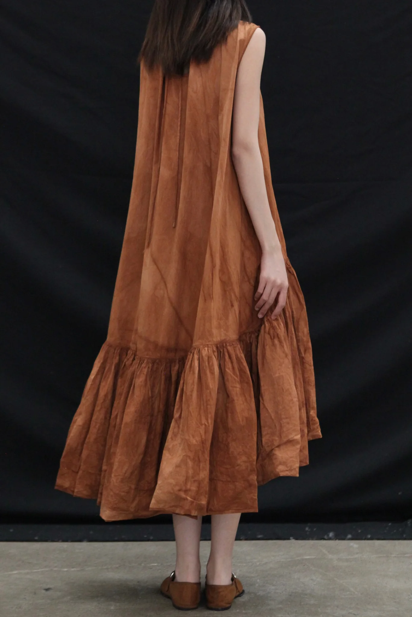 KINYAN LAM 25 Spring/Summer Natural Dye Bubble Dress KYL-V2DRS04-BN-ZONG Brown - Image 2