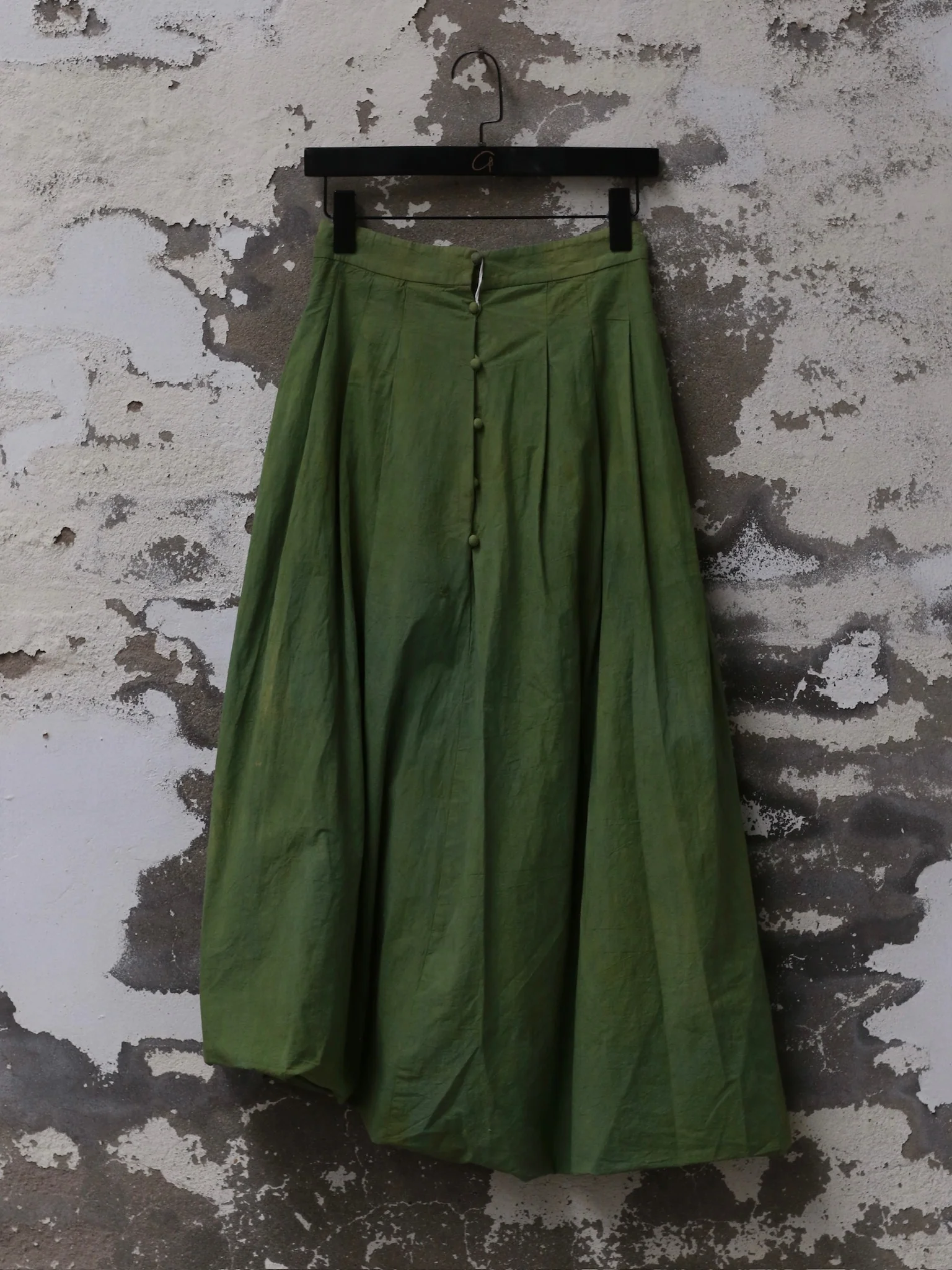 KINYAN LAM 25 Spring/Summer Natural Dye Pleated Balloon Skirt KYL-V2SKT02-G-LV Green - Image 4