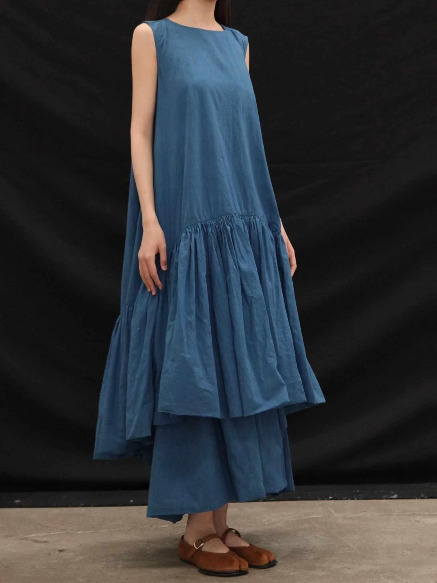 KINYAN LAM 25 Spring/Summer Natural Dye Pleated Balloon Skirt KYL-V2SKT02-SBL-LAN Blue - Image 6