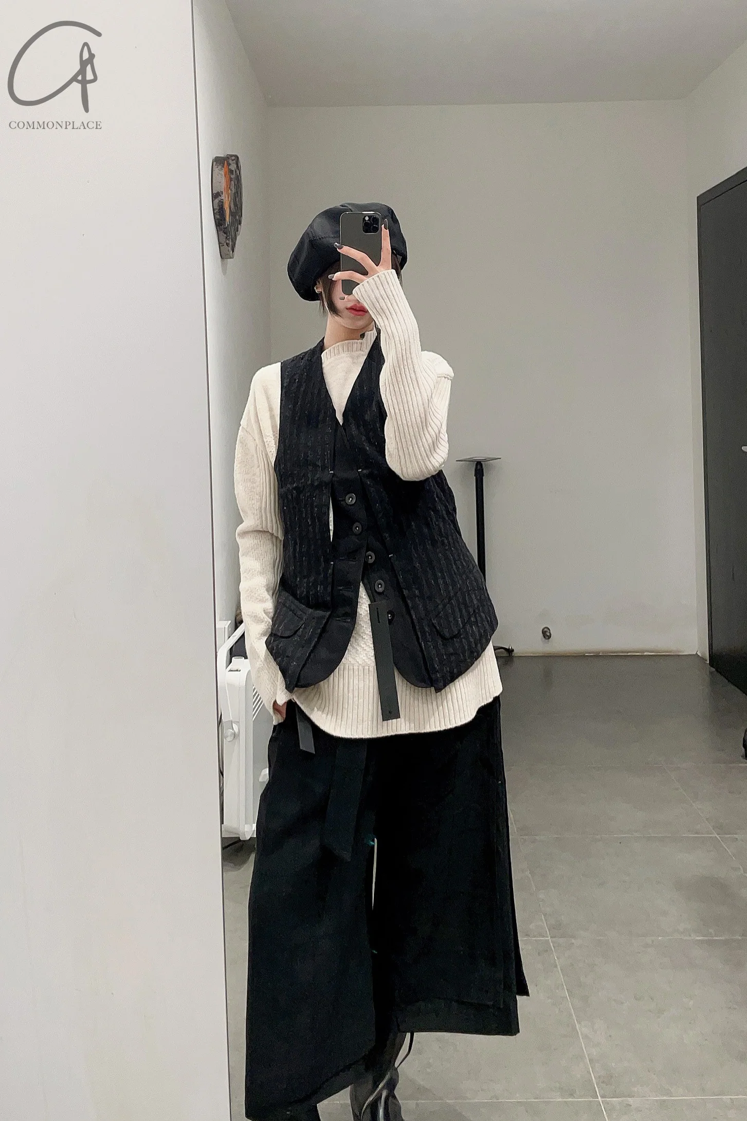 KLASICA black vest 22C-47GLT - Image 23