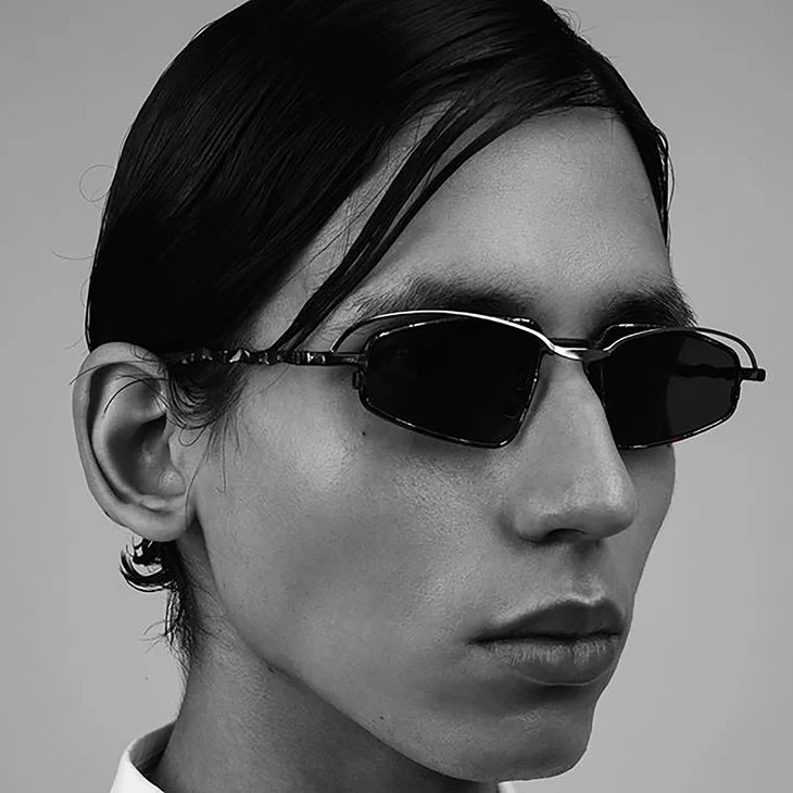 kuboraum sunglasses black thin frame with gold embellishment irregular temples KBM-51-19BR2gray-HEI (H73 51-19 BR 2gray) black - Image 7