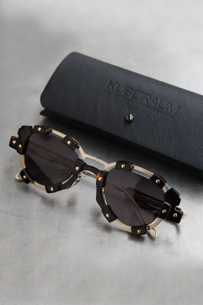 kuboraum sunglasses V2 45-24 TG 2gray - Image 3