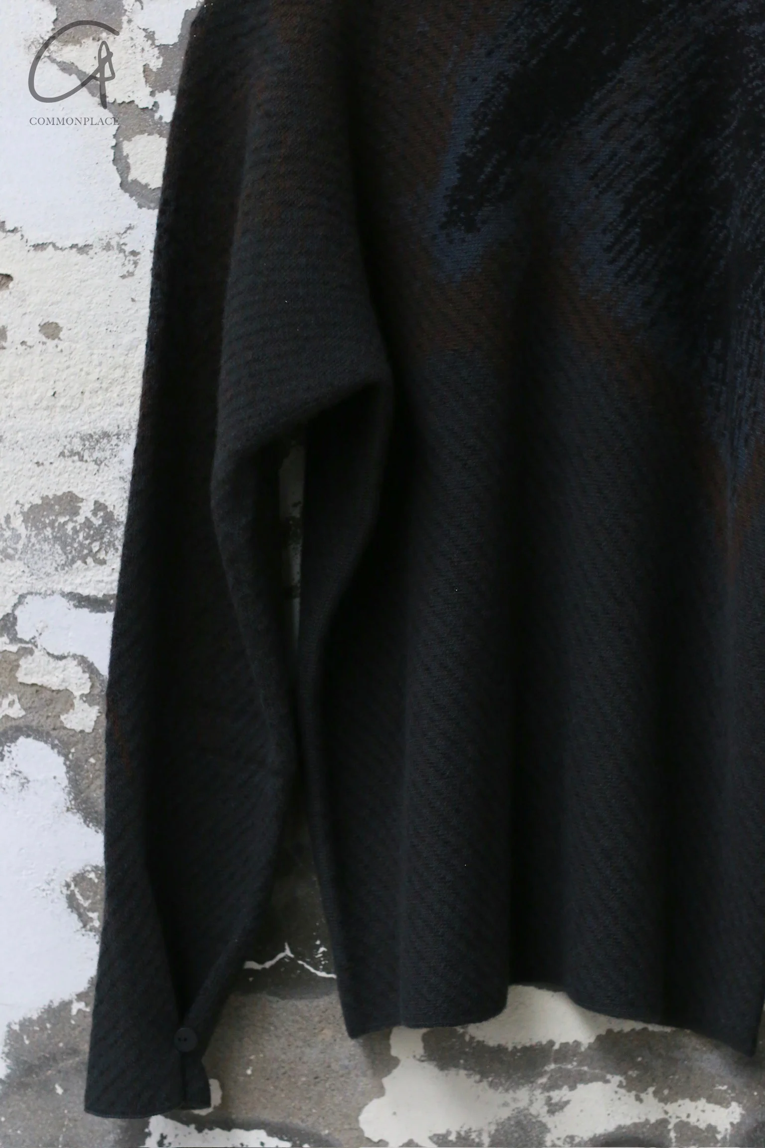 LABEL UNDER CONSTRUCTION 24 Autumn/Winter Collar Cut Crew Neck Sweater LUC-44_YSW235_CAN4-CG - Image 3