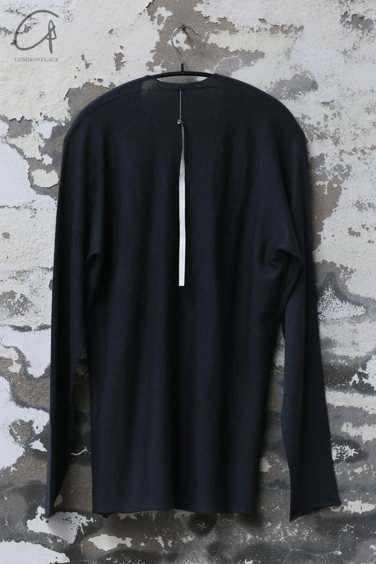 LABEL UNDER CONSTRUCTION 24 Autumn/Winter Round Neck Arched Shoulder Sweater LUC-44_YSW197_GOL1-MG LUC-44_YSW197 - Image 4