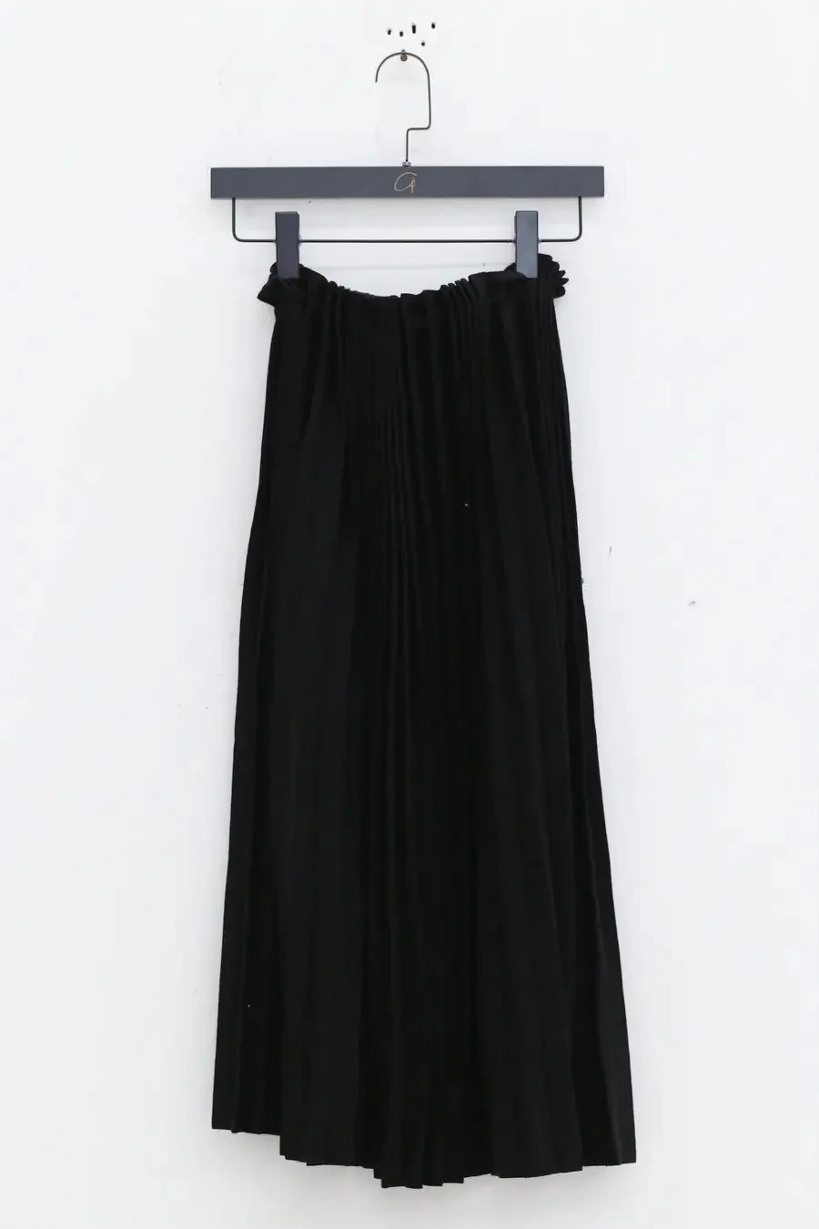 label under construction narrow pleated cape skirt 41YWSK29 ZER2 OB
