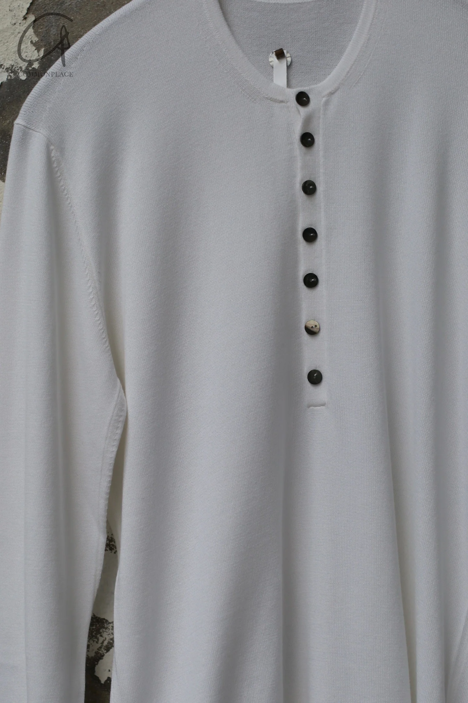 LABEL UNDER CONSTRUCTION Seamless Shoulder Sweater LUC-YMSW181-ZER3-FW - Image 2