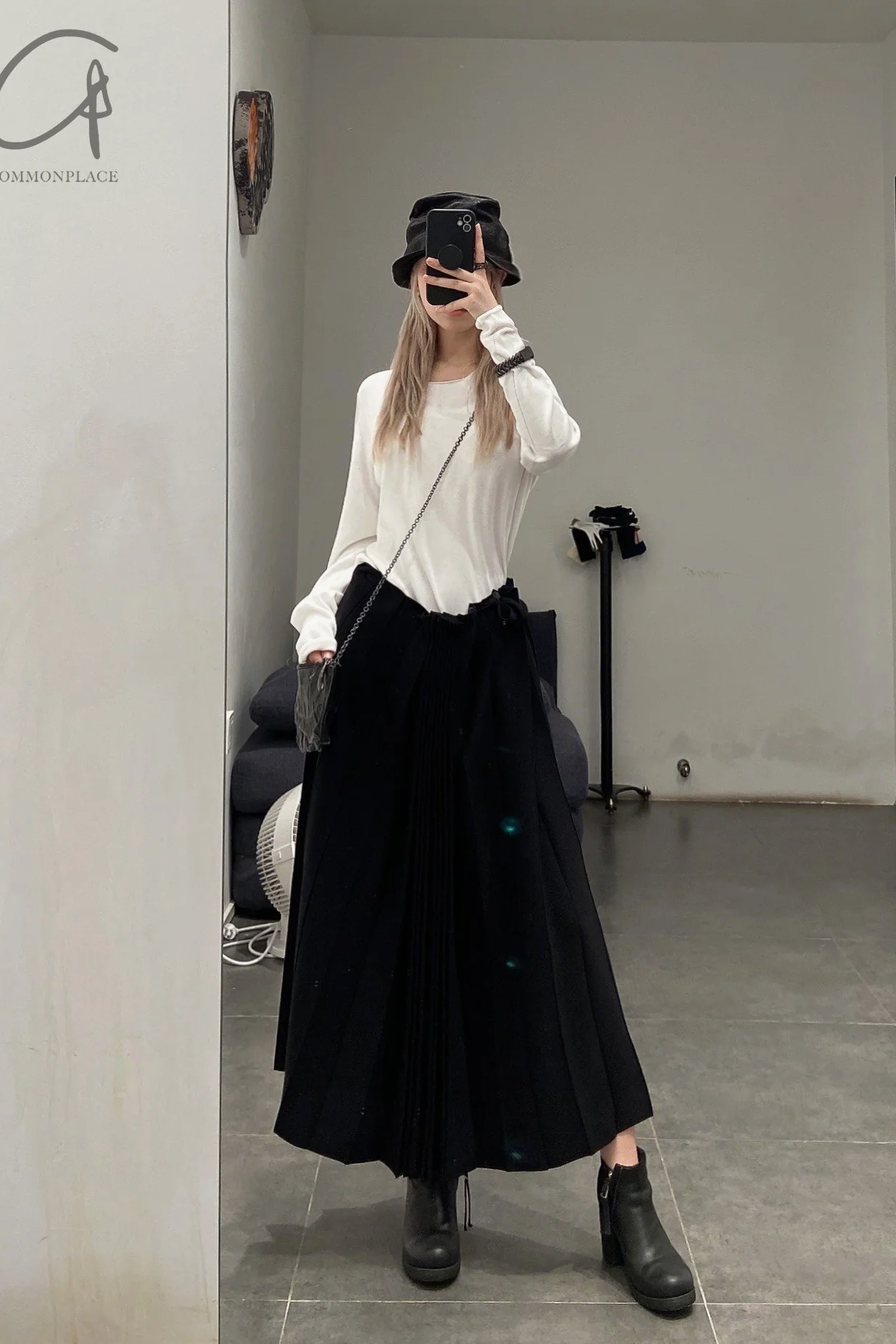 label under construction wide pleated shawl skirt 39YWSK26-ZER2-W 39/BK - Image 5