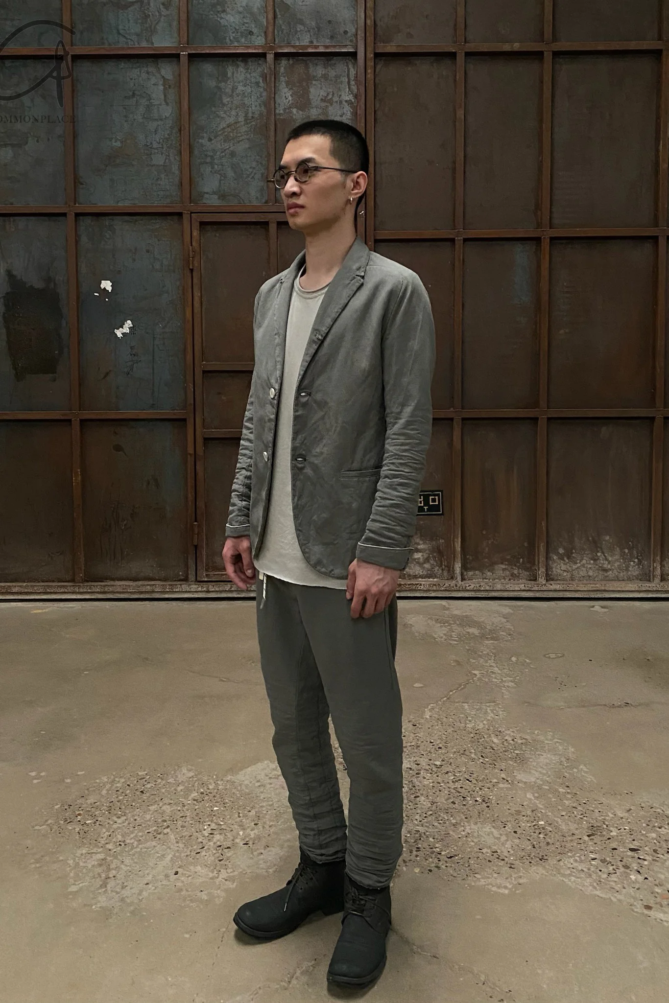 LAYER-0 2 button suit LO-S22-3-5-HUI - Image 10