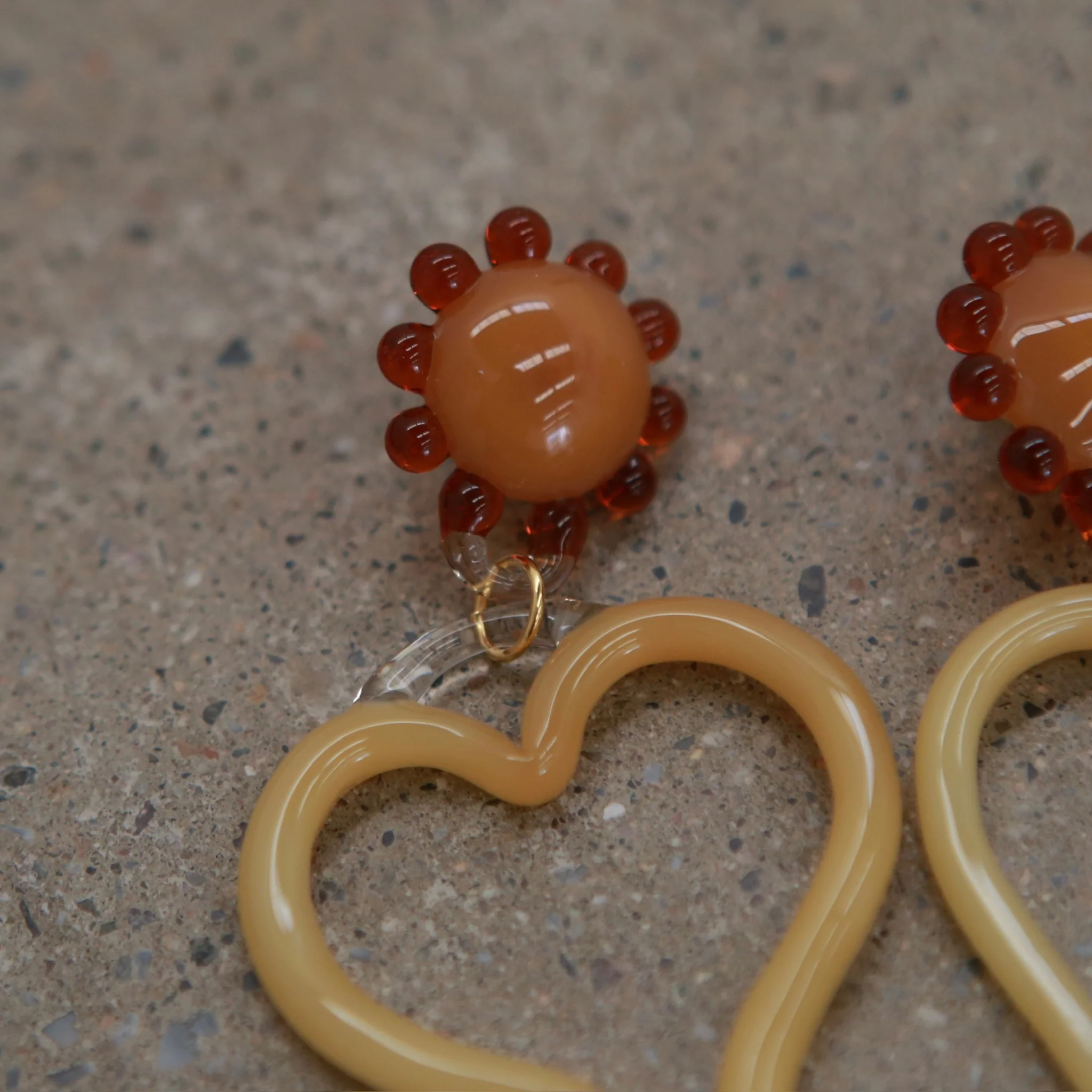 LEVENS 25 Autumn and Winter Heart-shaped Earrings LVS-AW25XLHRTE-YLL/BRN-BLUE/GREEN - Image 2