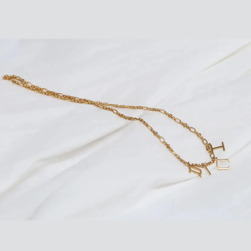 LINDA FARROW &times; ALESSANDRA RICH letter necklace LUC-XL-JIN gold - Image 6