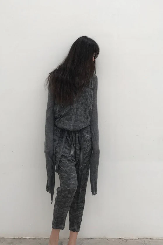 Lost and Found (back hollow one-piece shirt) 20.542.714WO - Image 3