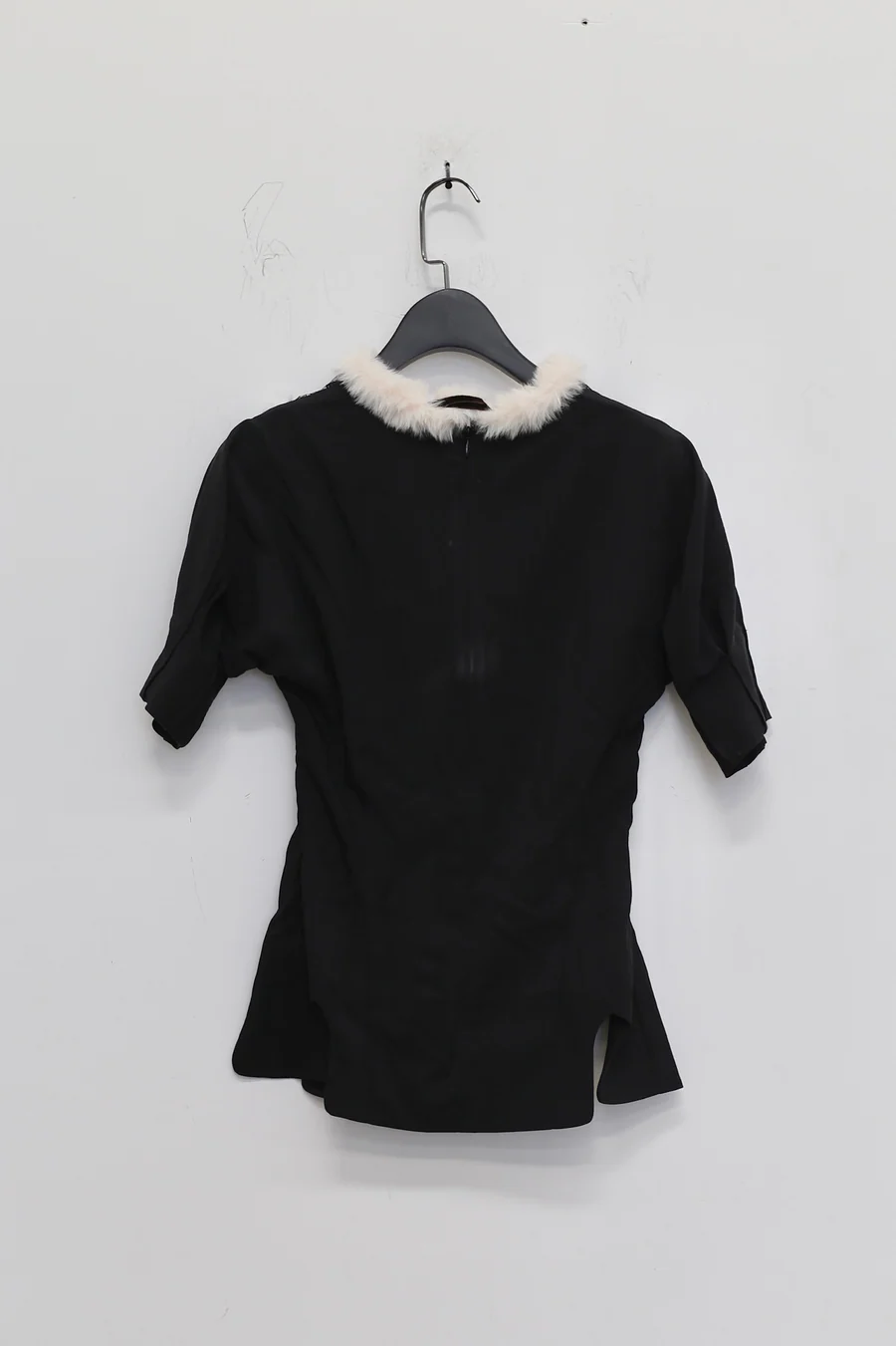 Louis Shengtao Chen black faux fur trim top 2251162 black - Image 10