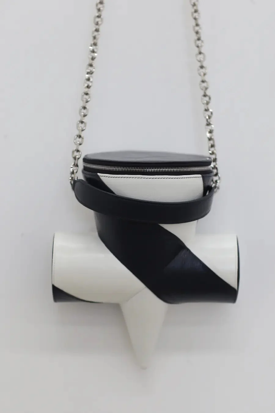 Louis Shengtao Chen Blue/White Cone Spiral Chain Bag 2251293 PLSC13 - Image 4