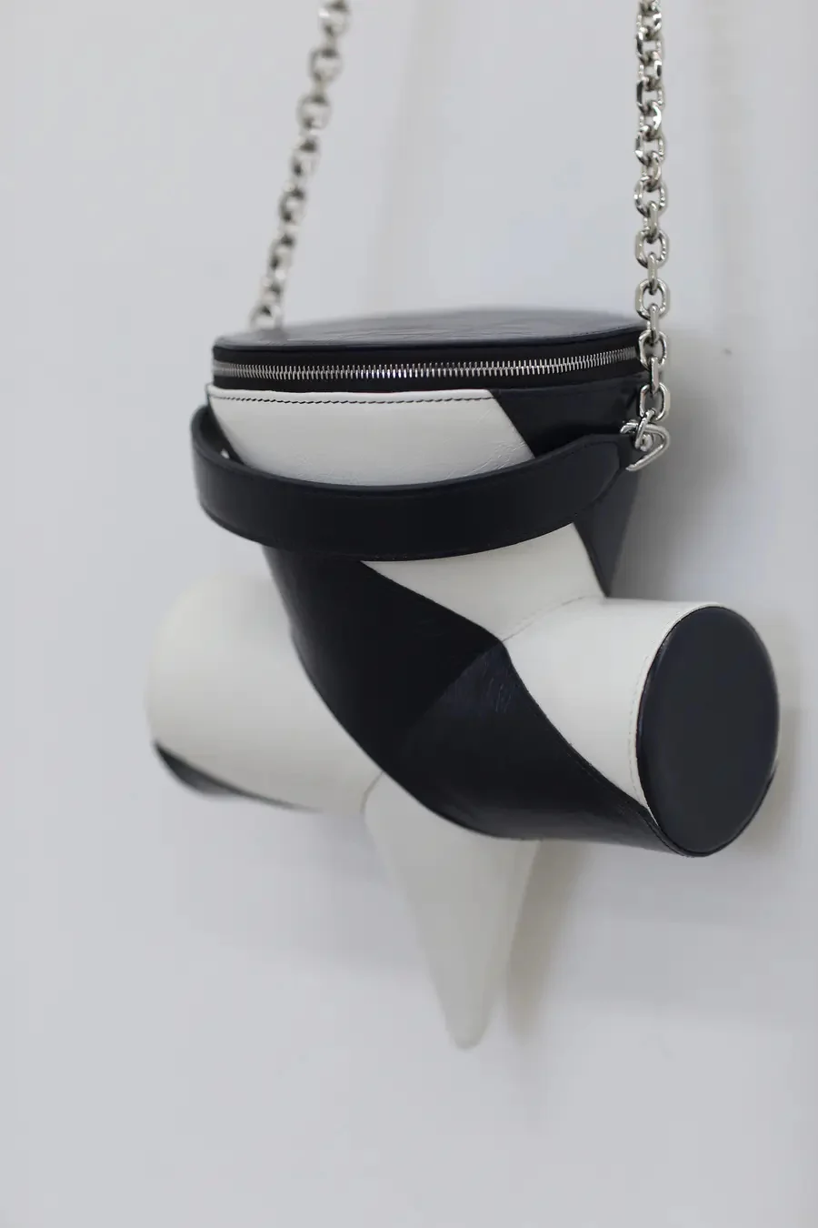 Louis Shengtao Chen Blue/White Cone Spiral Chain Bag 2251293 PLSC13 - Image 5