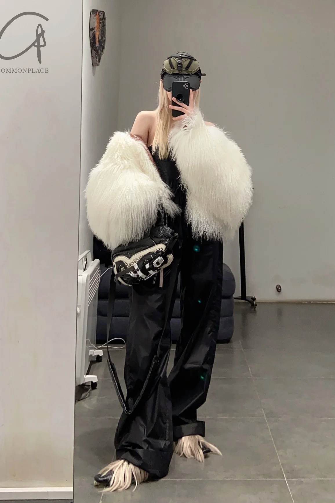 Louis Shengtao Chen snow long shearling fur coat 2252177 white - Image 7