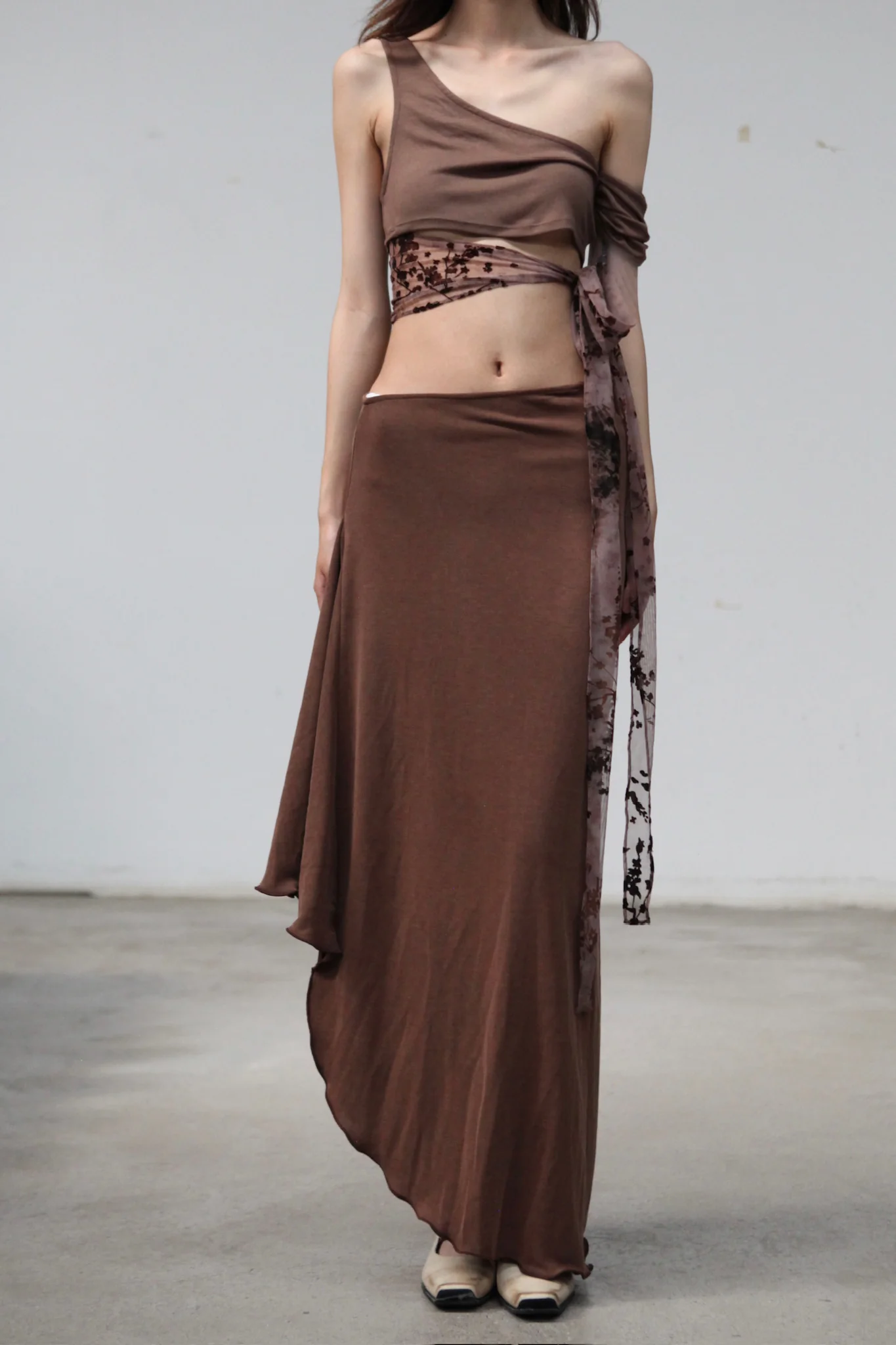 Maison Yiy Asymmetrical One-Shoulder Lace Cropped Top/Vest MY-MY26SA07-2-Brown - Image 2