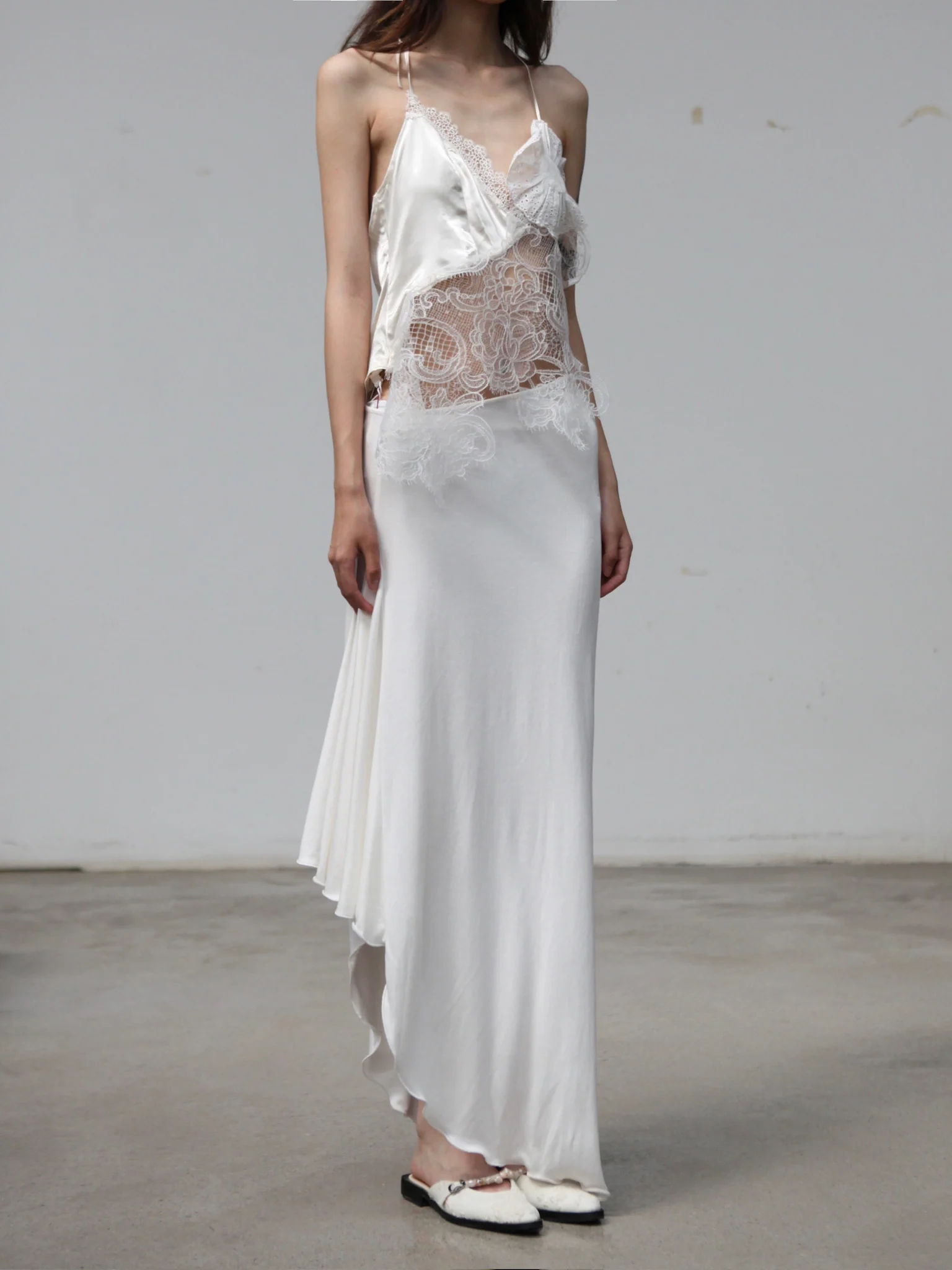 Maison Yiy Lace-trimmed Halter Neck Camisole Top MY-MY26SA02-1-Ivory - Image 4