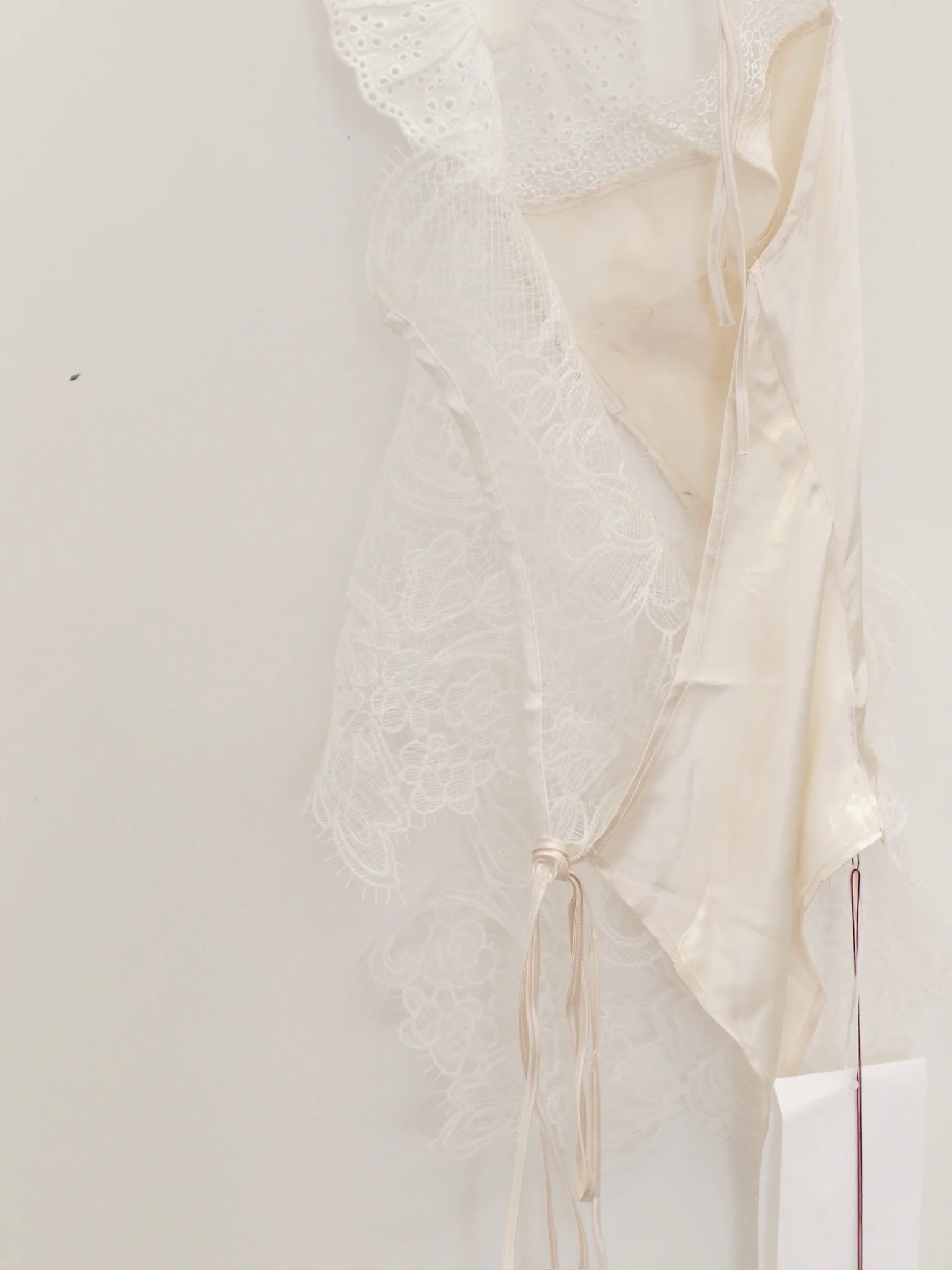 Maison Yiy Lace-trimmed Halter Neck Camisole Top MY-MY26SA02-1-Ivory - Image 7