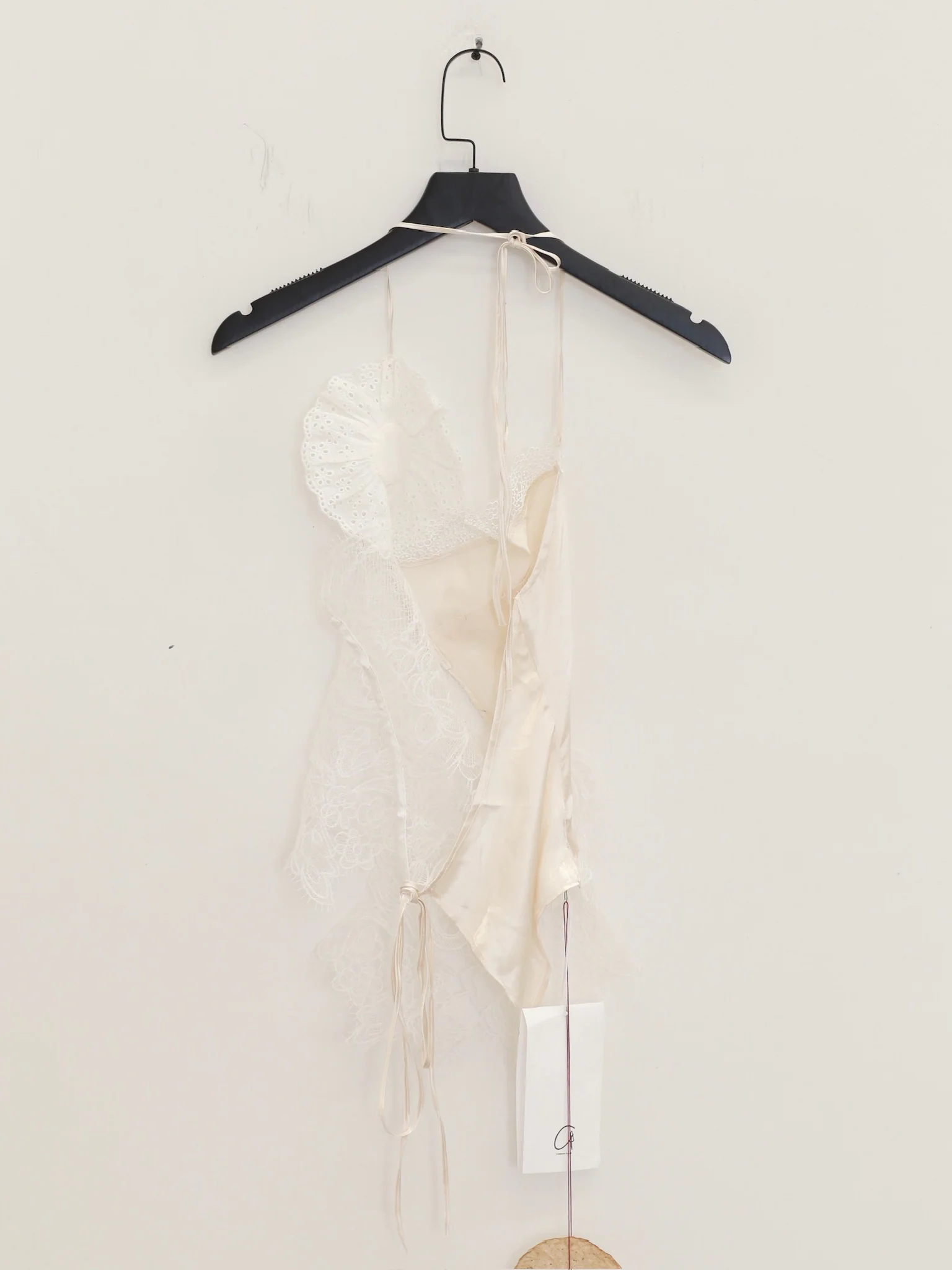 Maison Yiy Lace-trimmed Halter Neck Camisole Top MY-MY26SA02-1-Ivory - Image 9