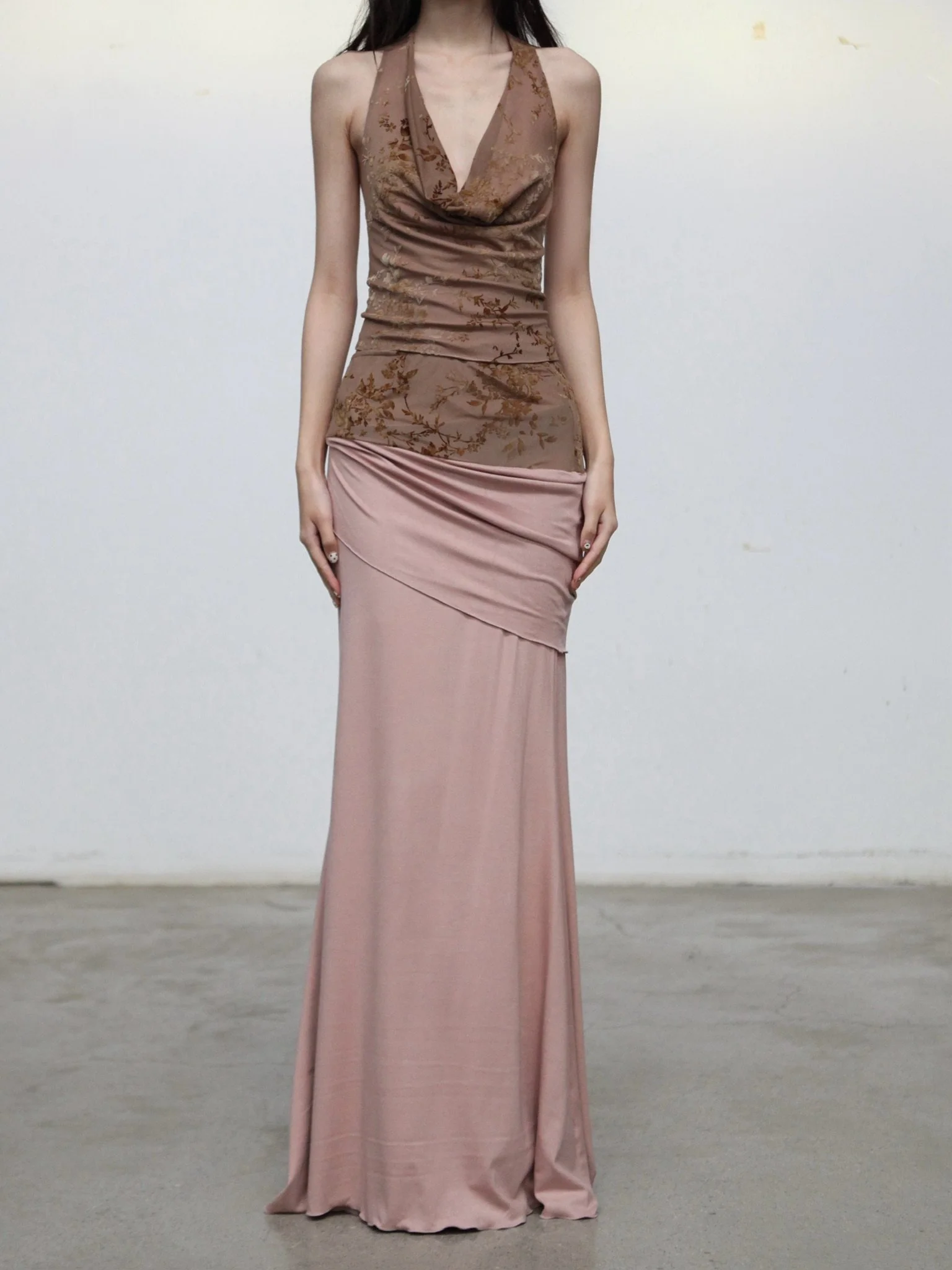 Maison Yiy Spring/Summer 2026 Halter Neck Pleated Cropped Top Vest MY-MYS26A10-1-ROSE SAND - Image 3